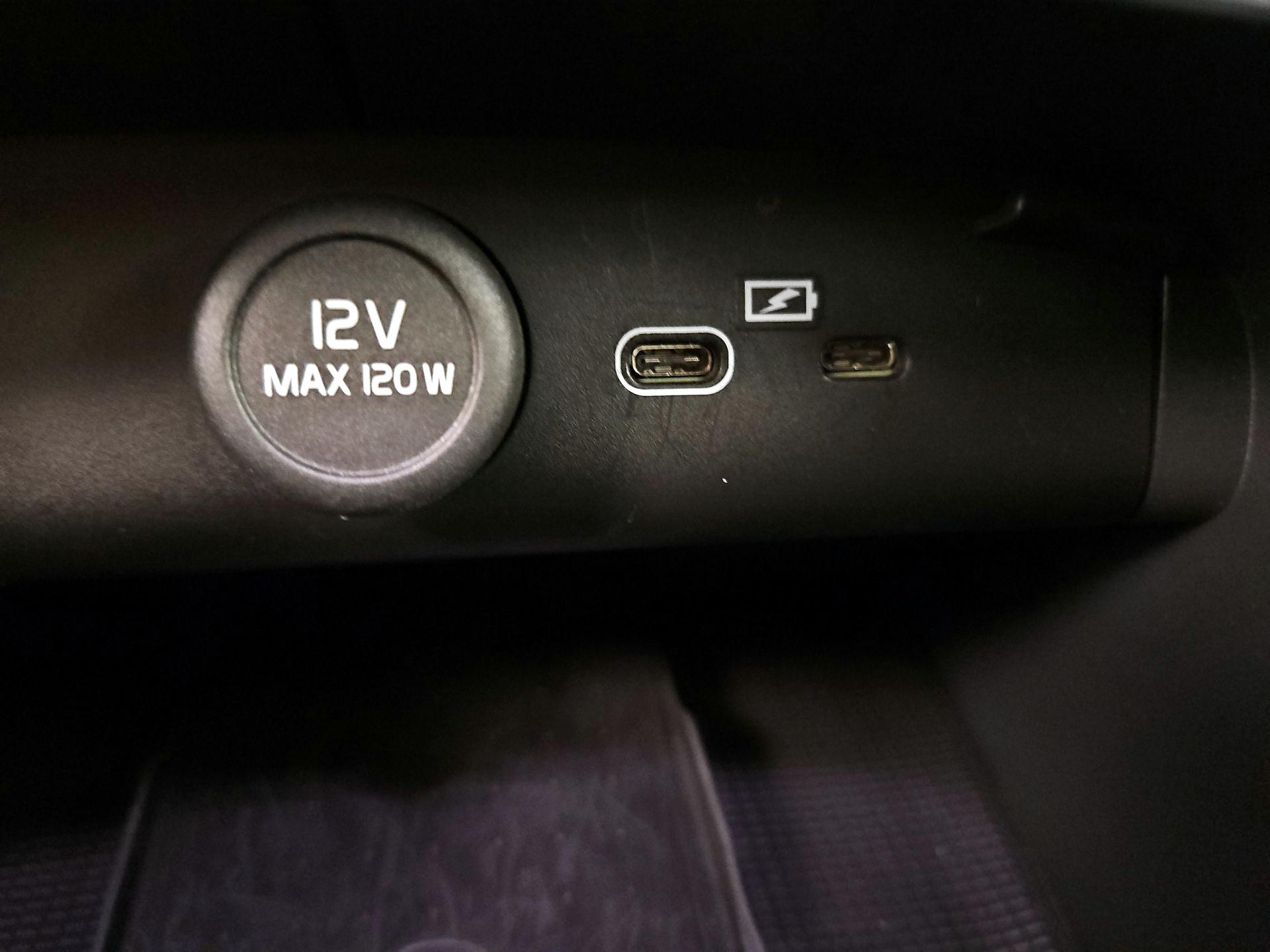 Thumbnail: 2024 Volvo XC40 - 18