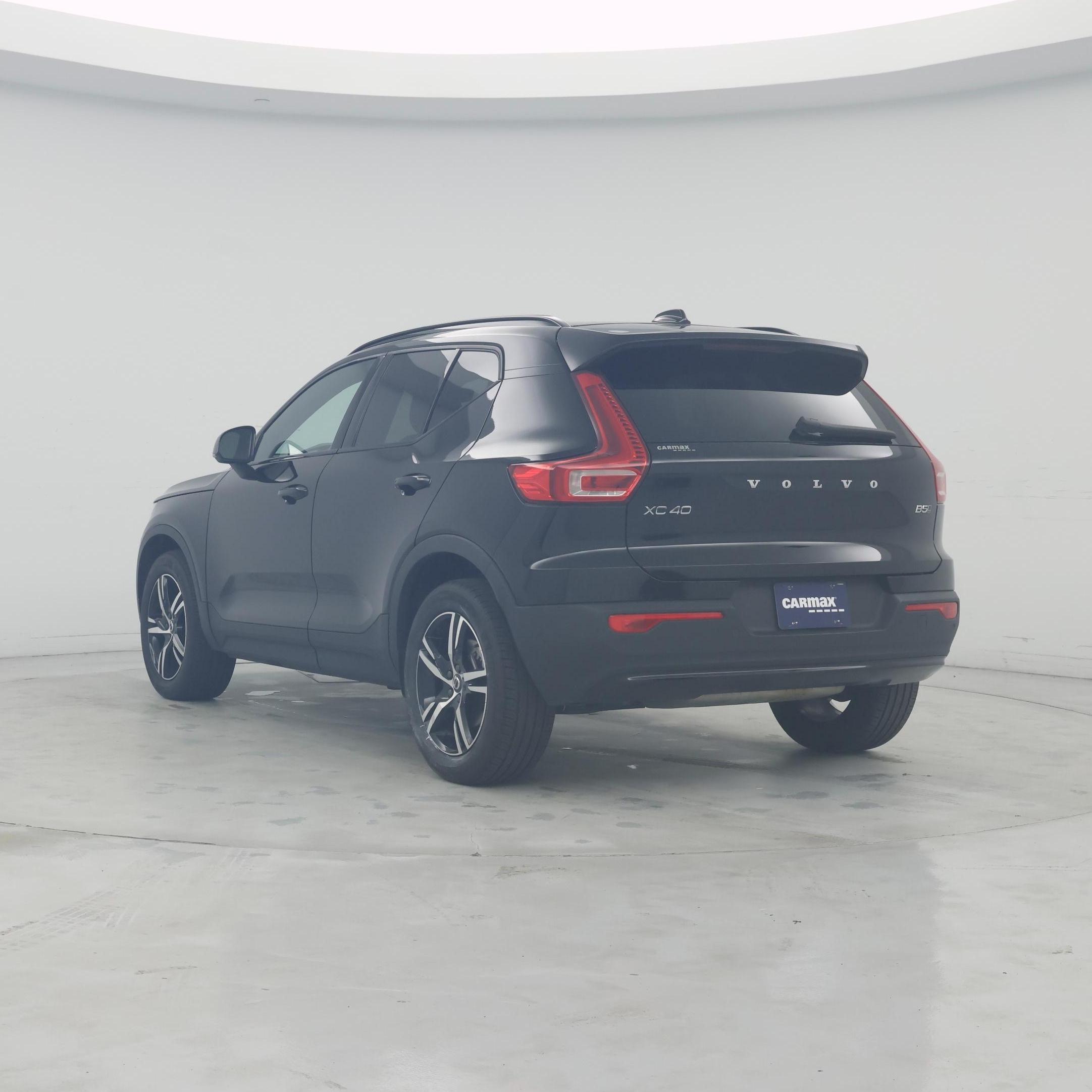 Thumbnail: 2024 Volvo XC40 - 2