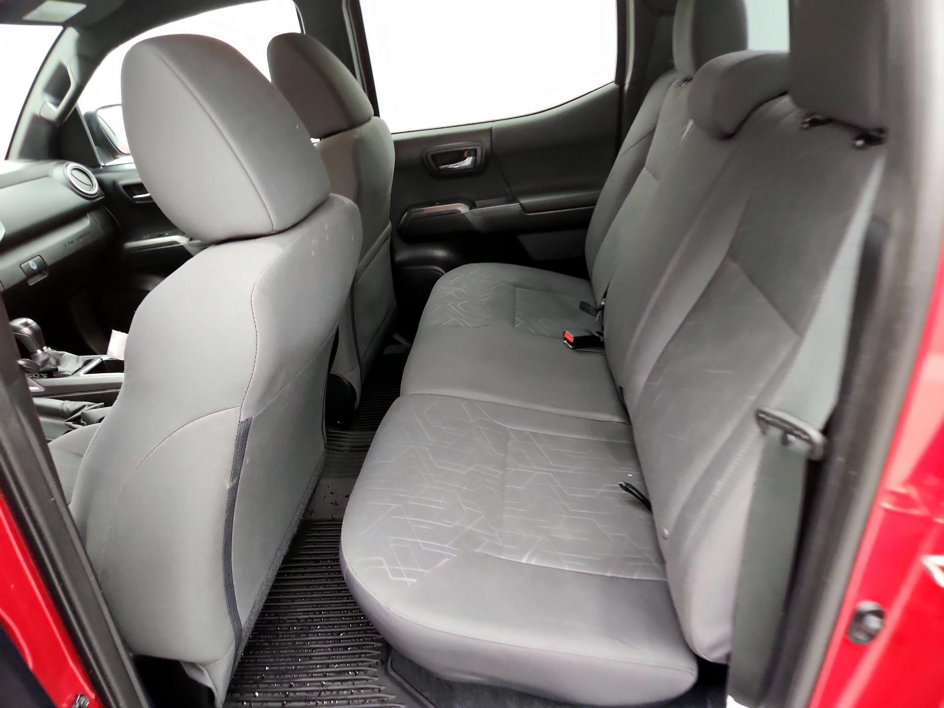 Thumbnail: 2016 Toyota Tacoma - 19