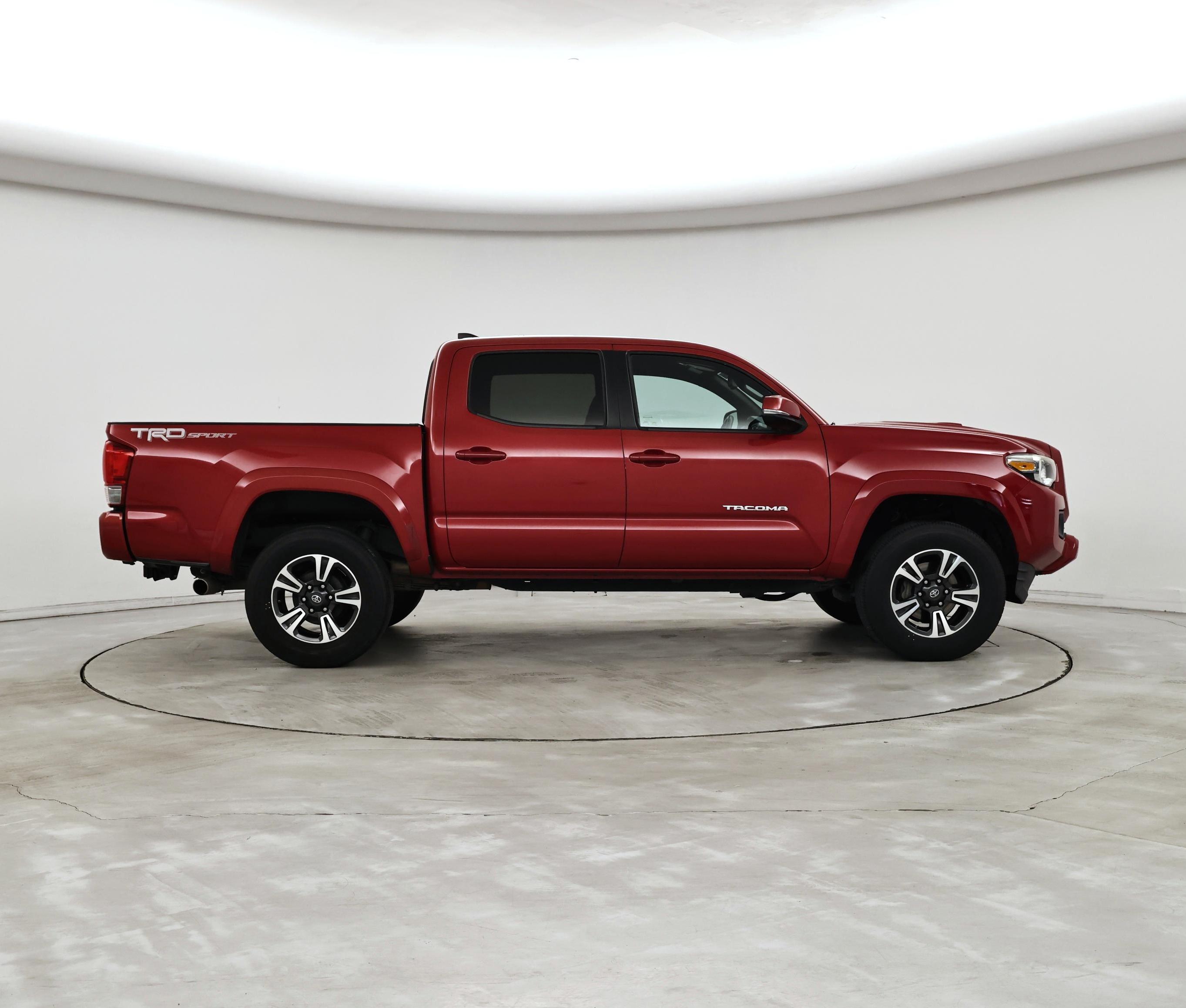 Thumbnail: 2016 Toyota Tacoma - 7