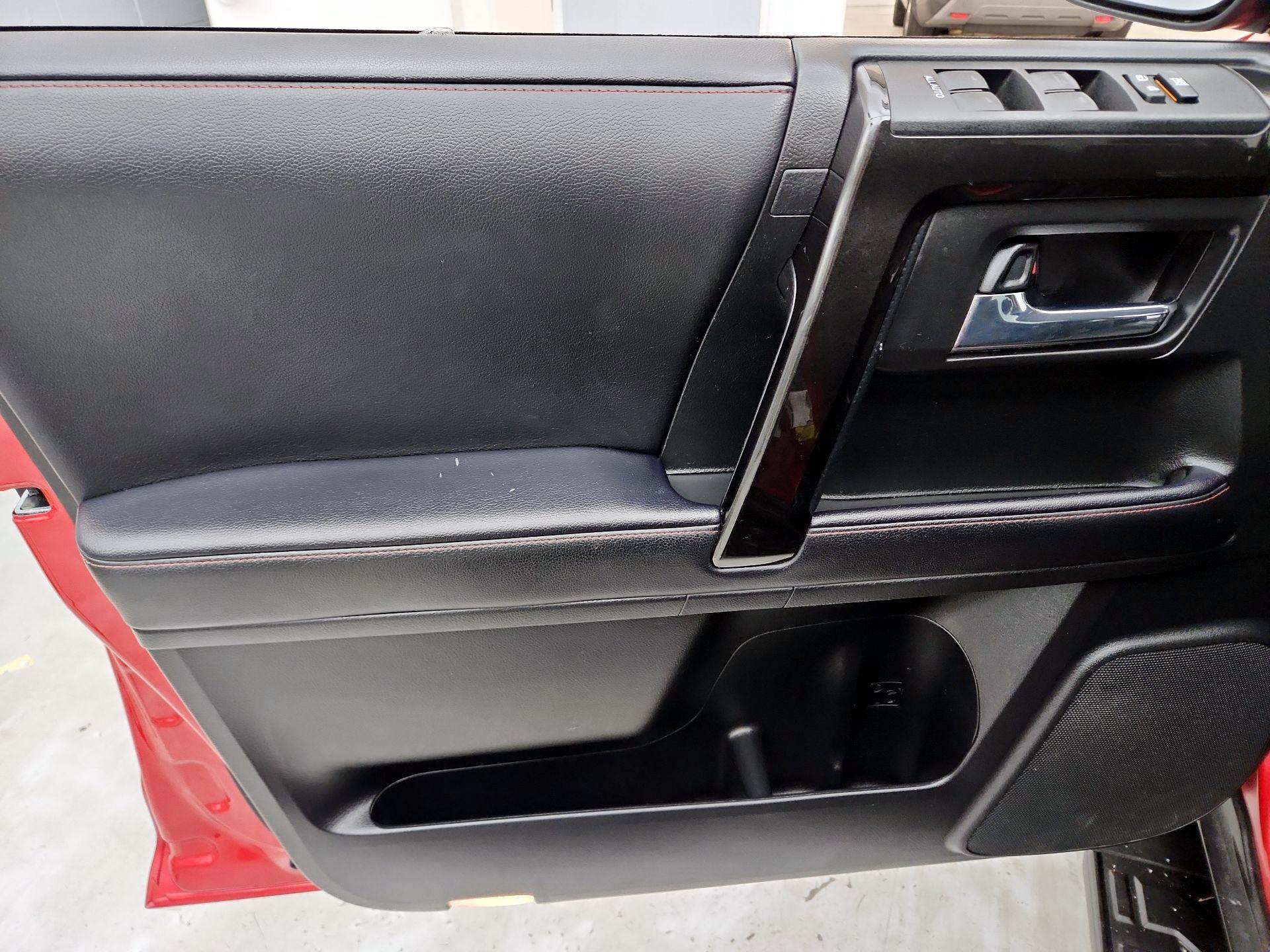 Thumbnail: 2022 Toyota 4Runner - 12