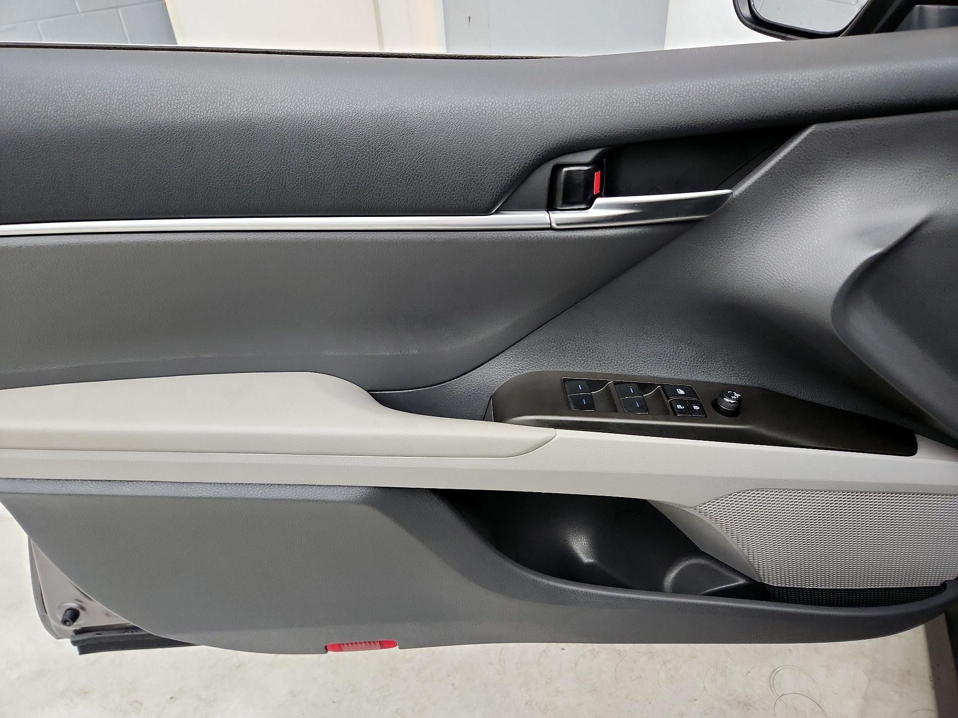 Thumbnail: 2023 Toyota Camry - 12