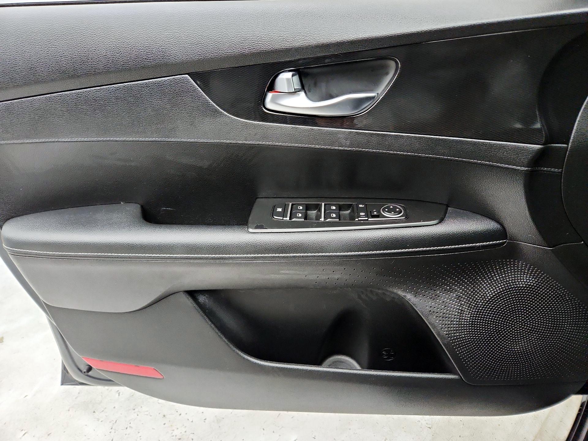 Thumbnail: 2022 Kia Forte - 12