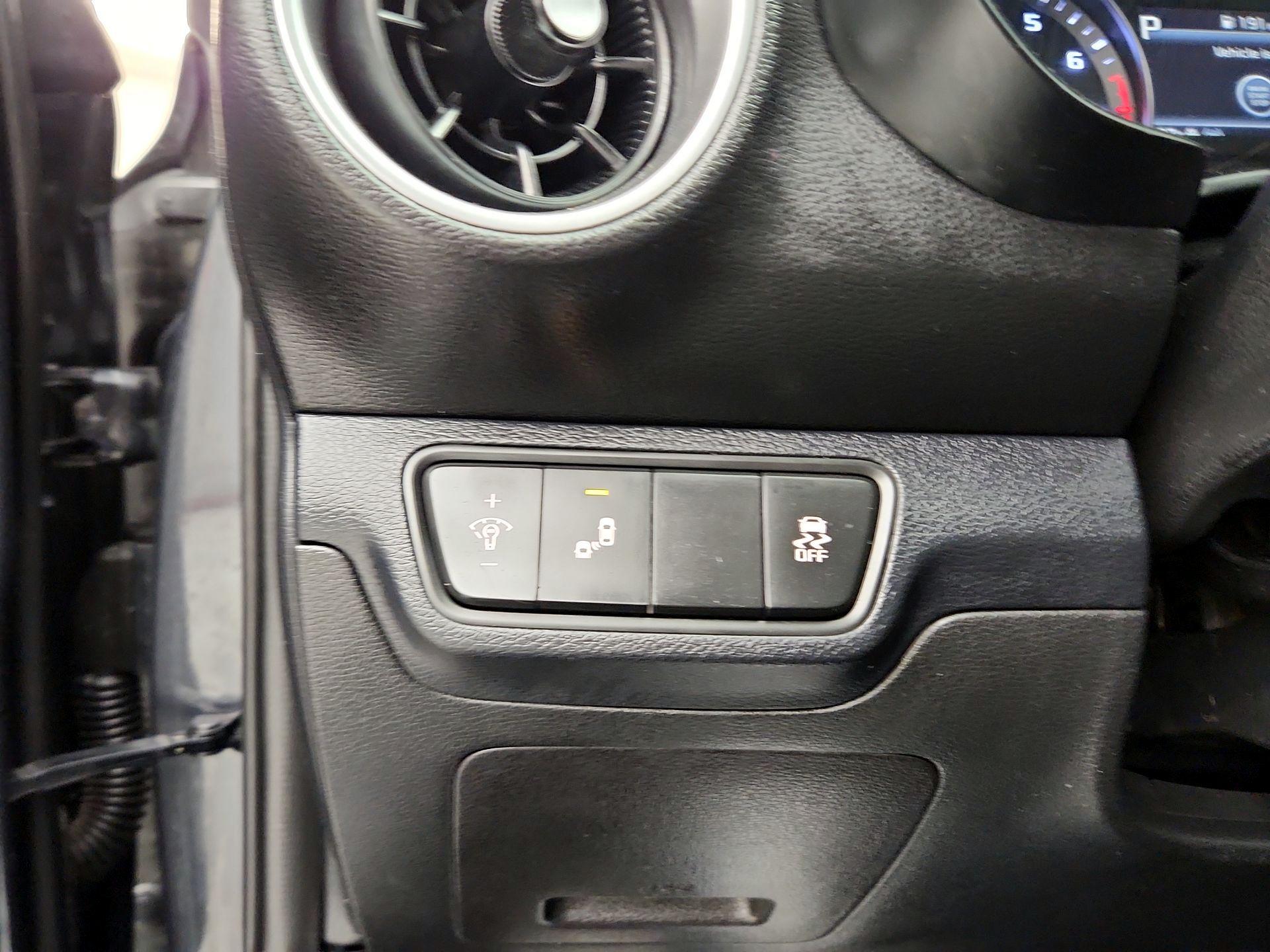 Thumbnail: 2022 Kia Forte - 13