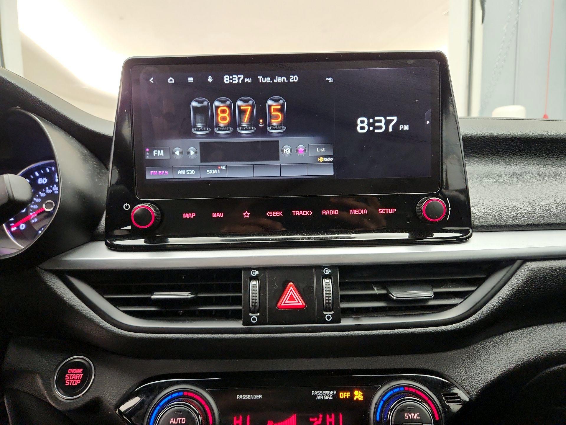 Thumbnail: 2022 Kia Forte - 16