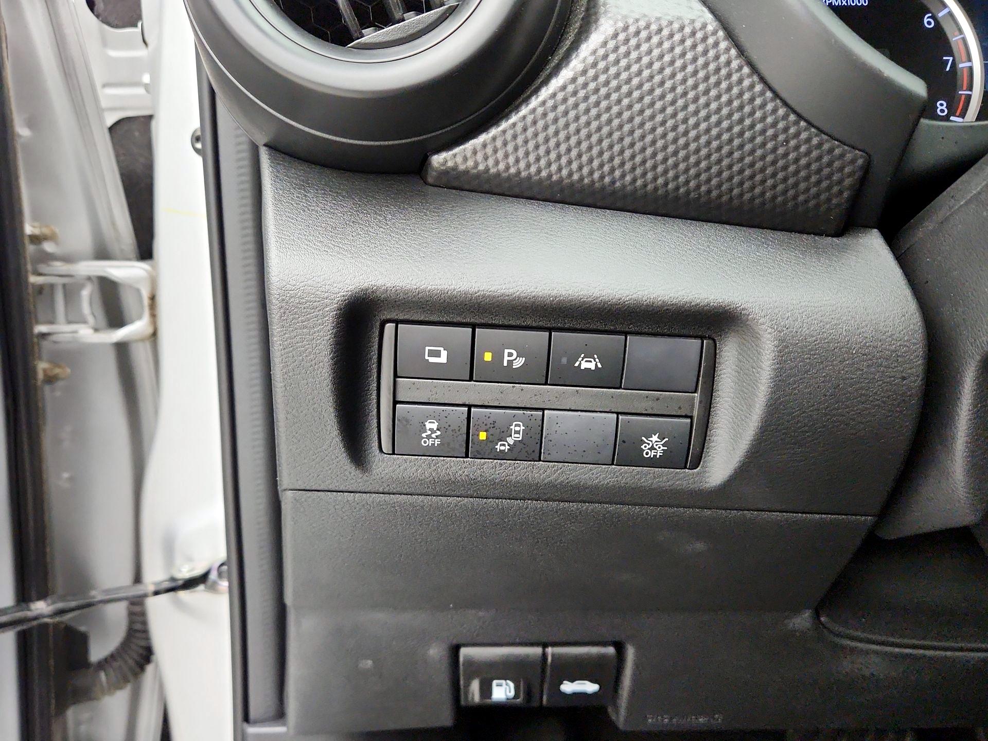 Thumbnail: 2020 Nissan Kicks - 13