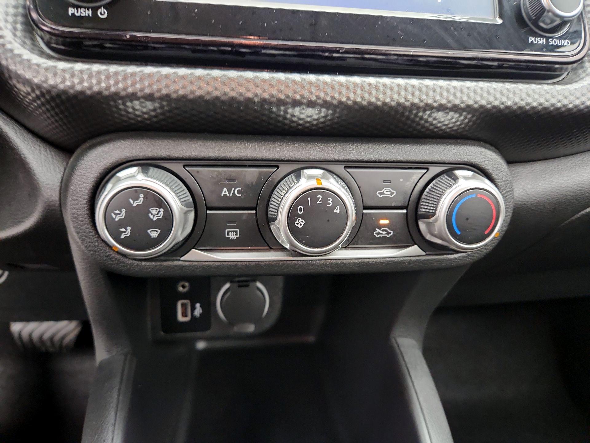 Thumbnail: 2020 Nissan Kicks - 16