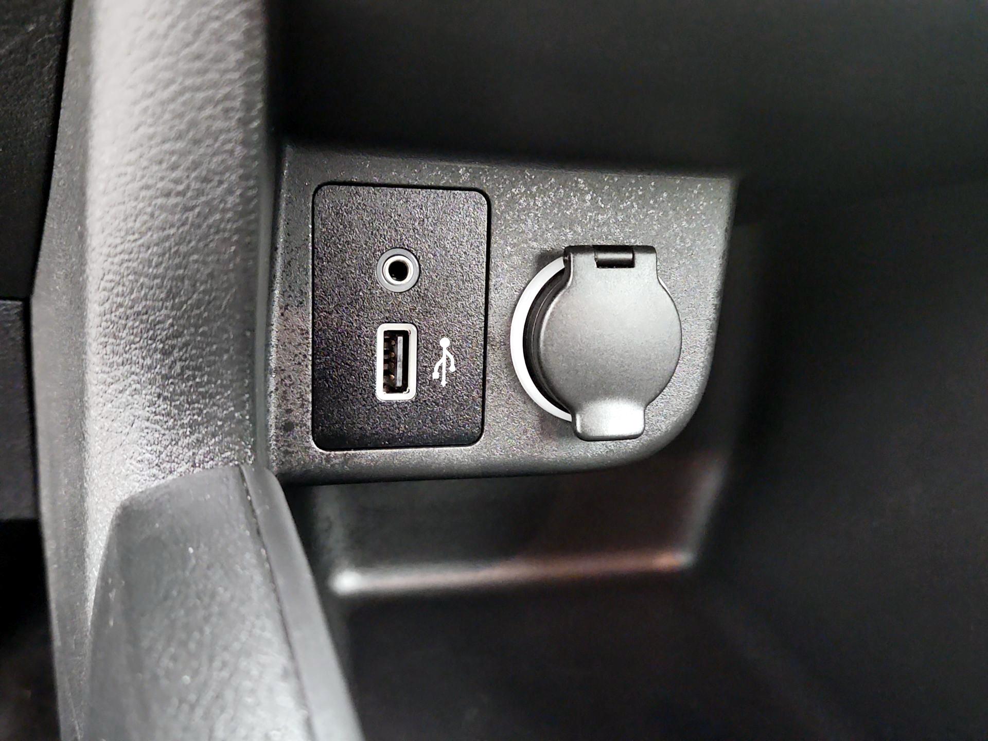 Thumbnail: 2020 Nissan Kicks - 18