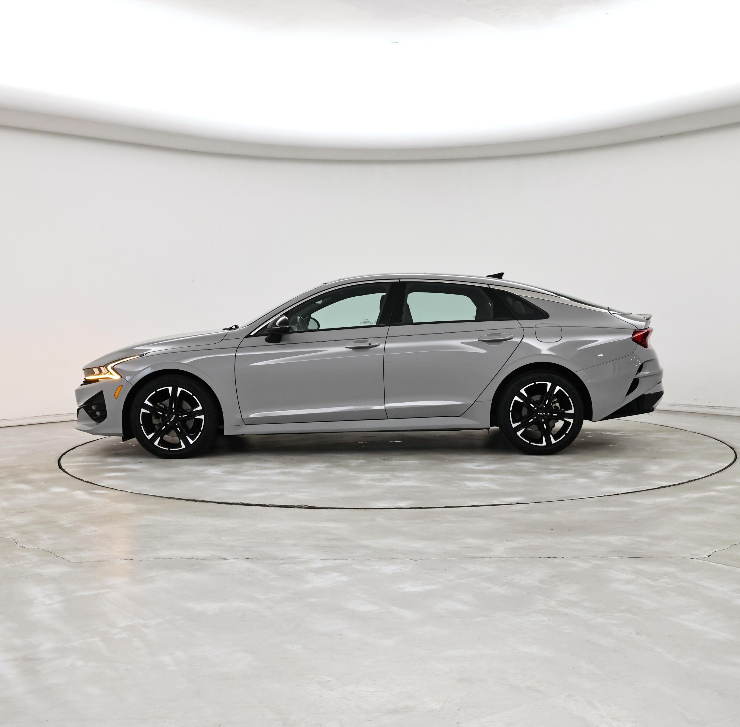 Thumbnail: 2023 Kia K5 - 3