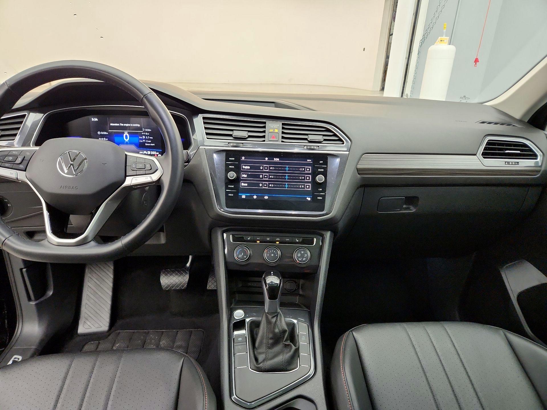 Thumbnail: 2024 Volkswagen Tiguan - 9