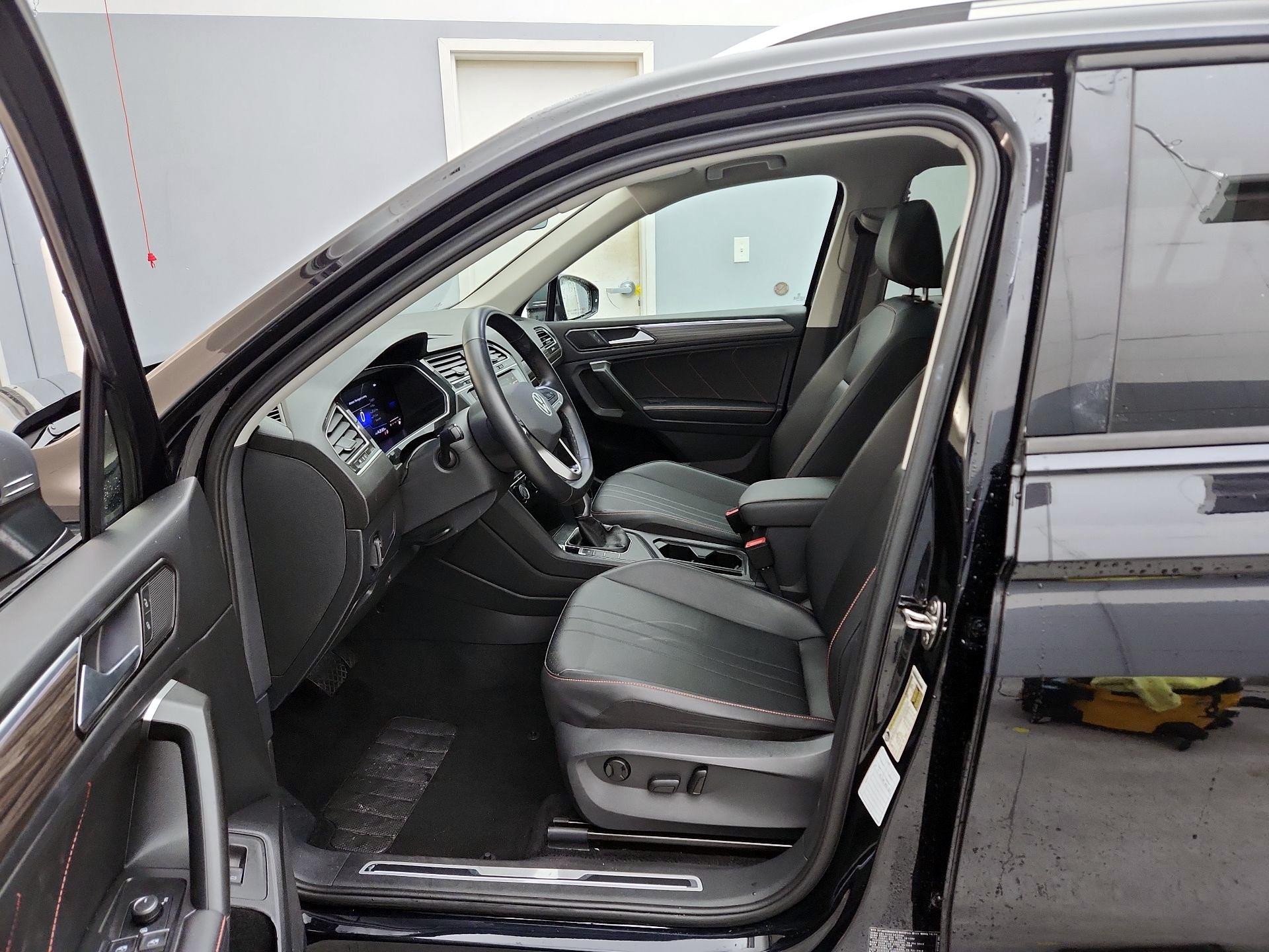 Thumbnail: 2024 Volkswagen Tiguan - 11