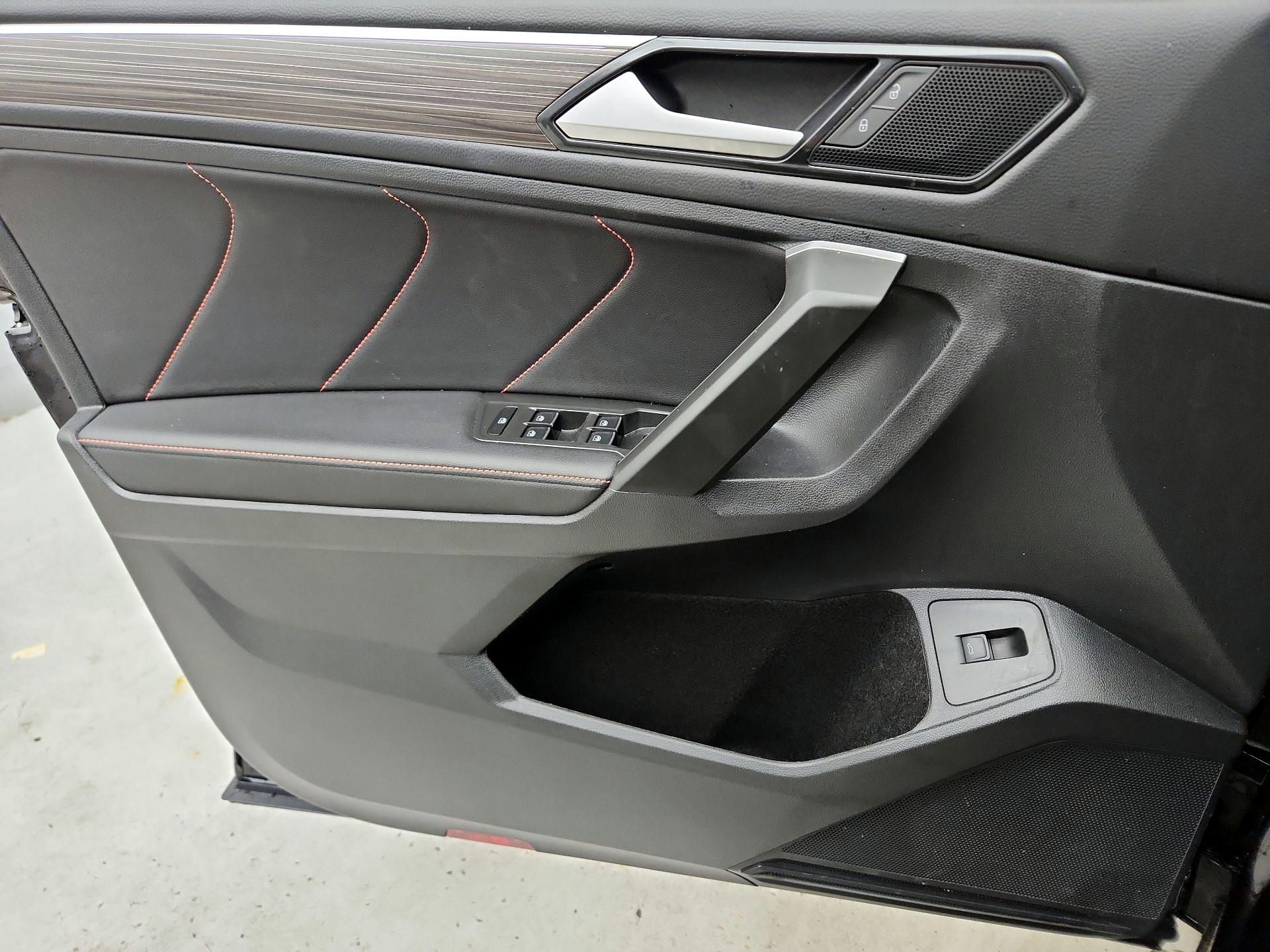 Thumbnail: 2024 Volkswagen Tiguan - 12