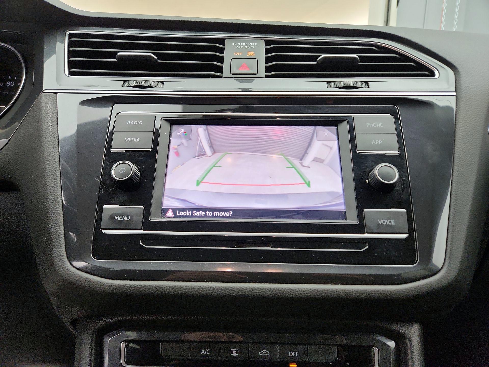 Thumbnail: 2021 Volkswagen Tiguan - 14