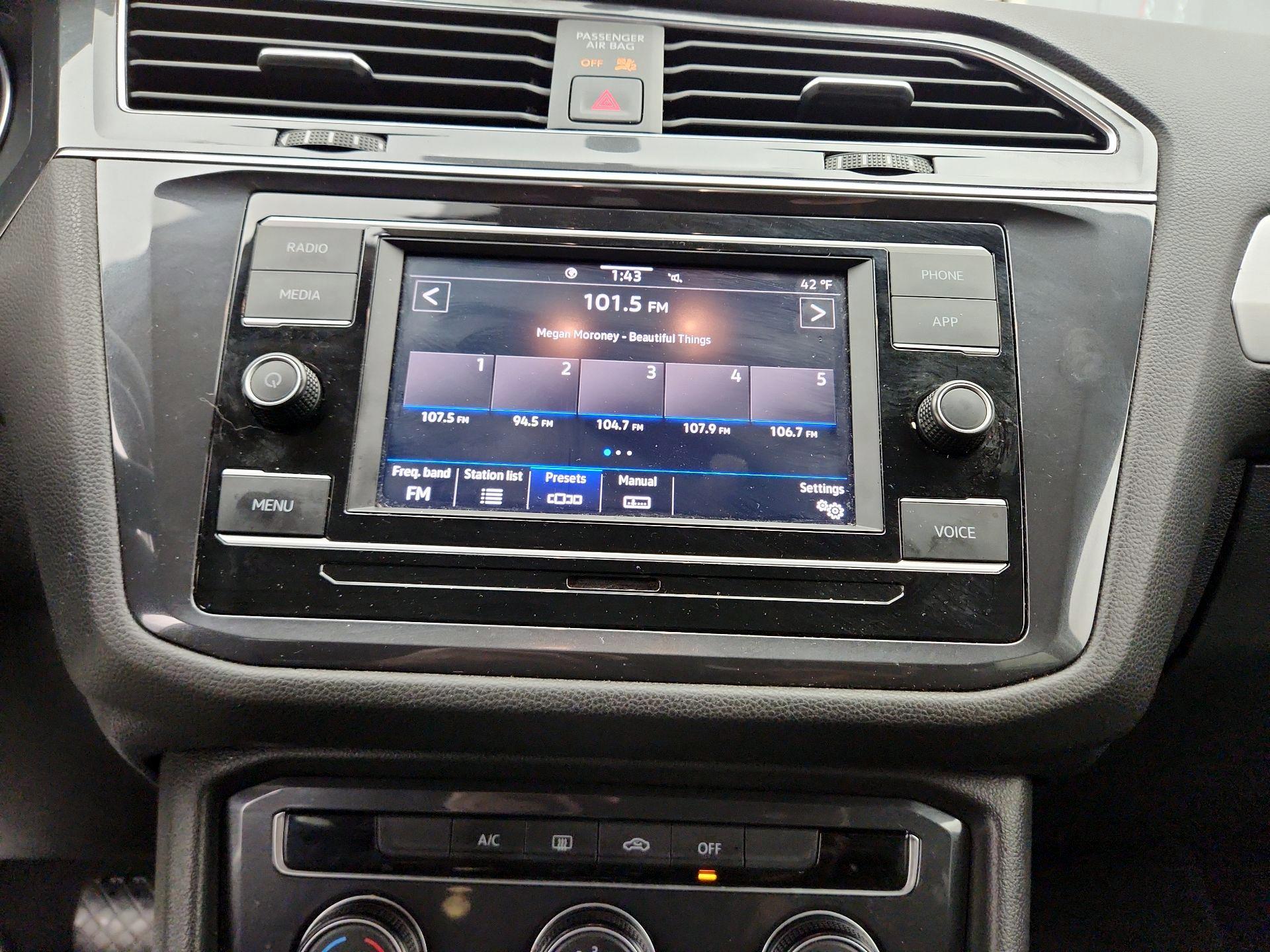 Thumbnail: 2021 Volkswagen Tiguan - 15