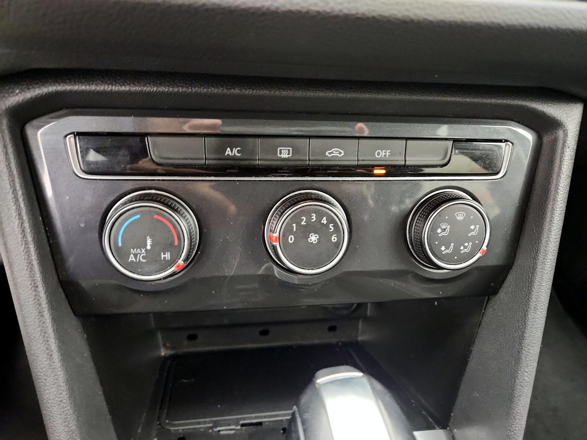 Thumbnail: 2021 Volkswagen Tiguan - 16