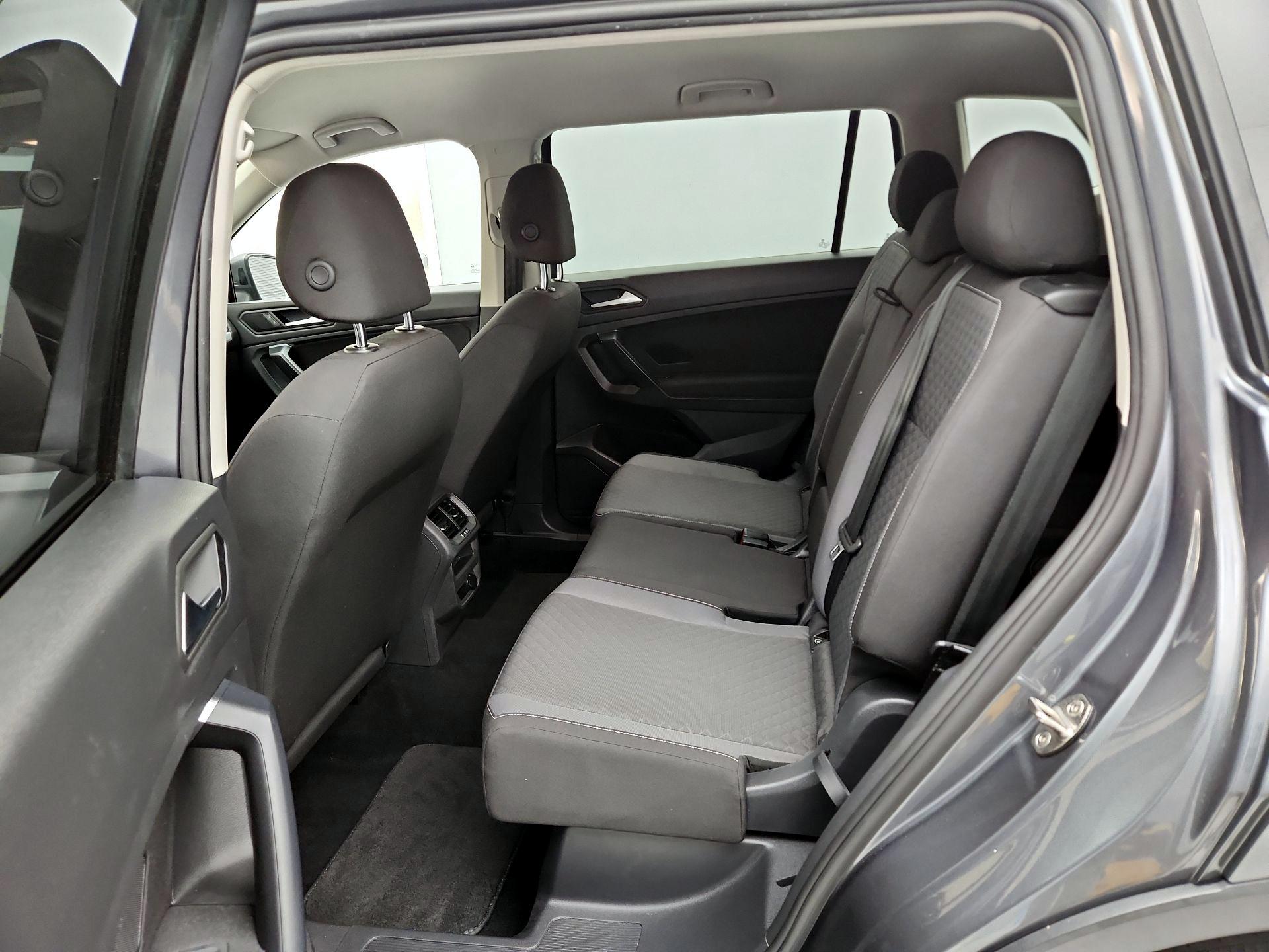 Thumbnail: 2021 Volkswagen Tiguan - 19