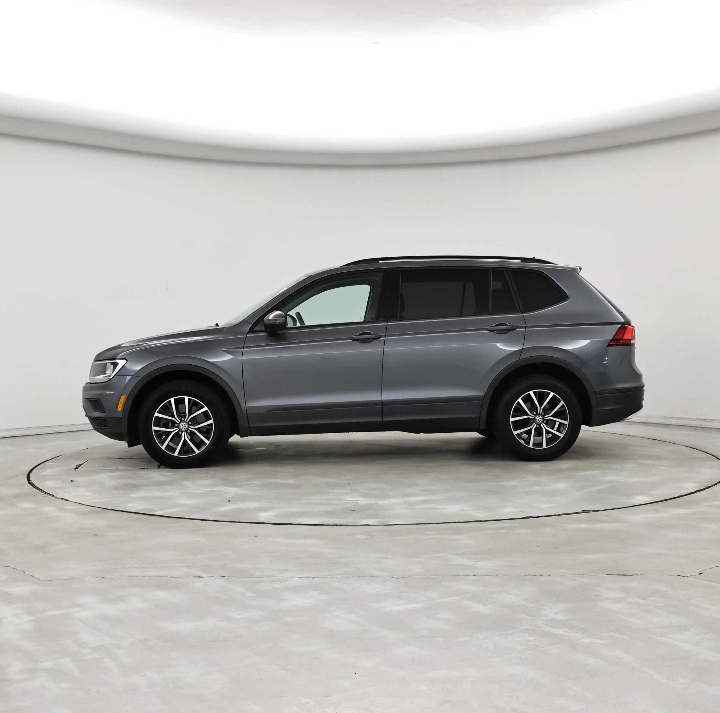 Thumbnail: 2021 Volkswagen Tiguan - 3