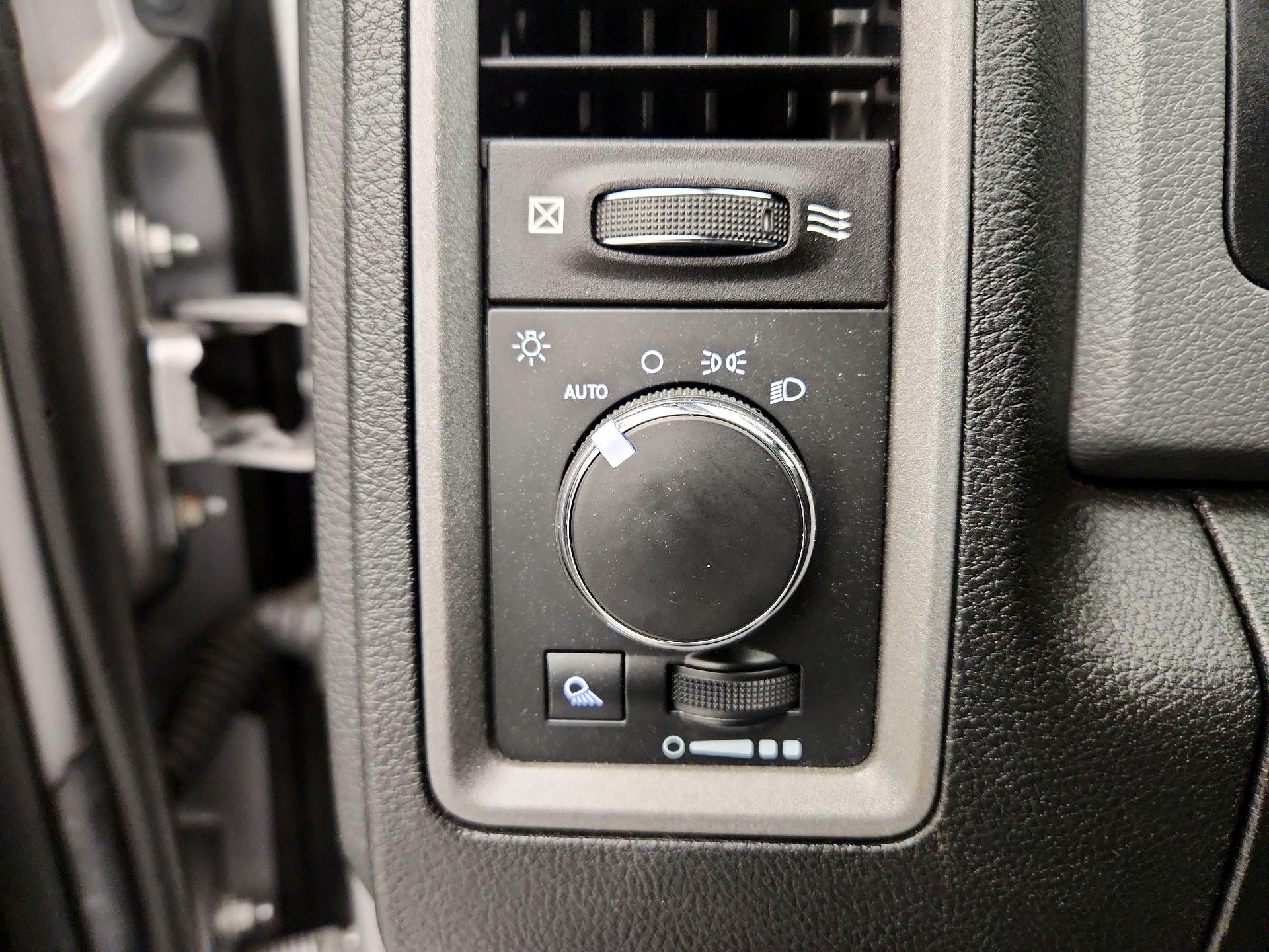 Thumbnail: 2020 RAM 1500 Classic - 13