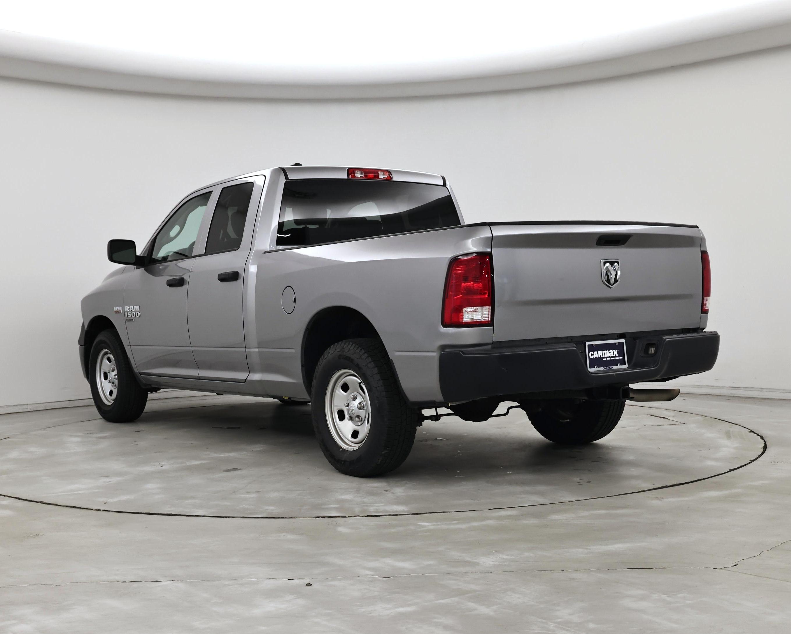 Thumbnail: 2020 RAM 1500 Classic - 2