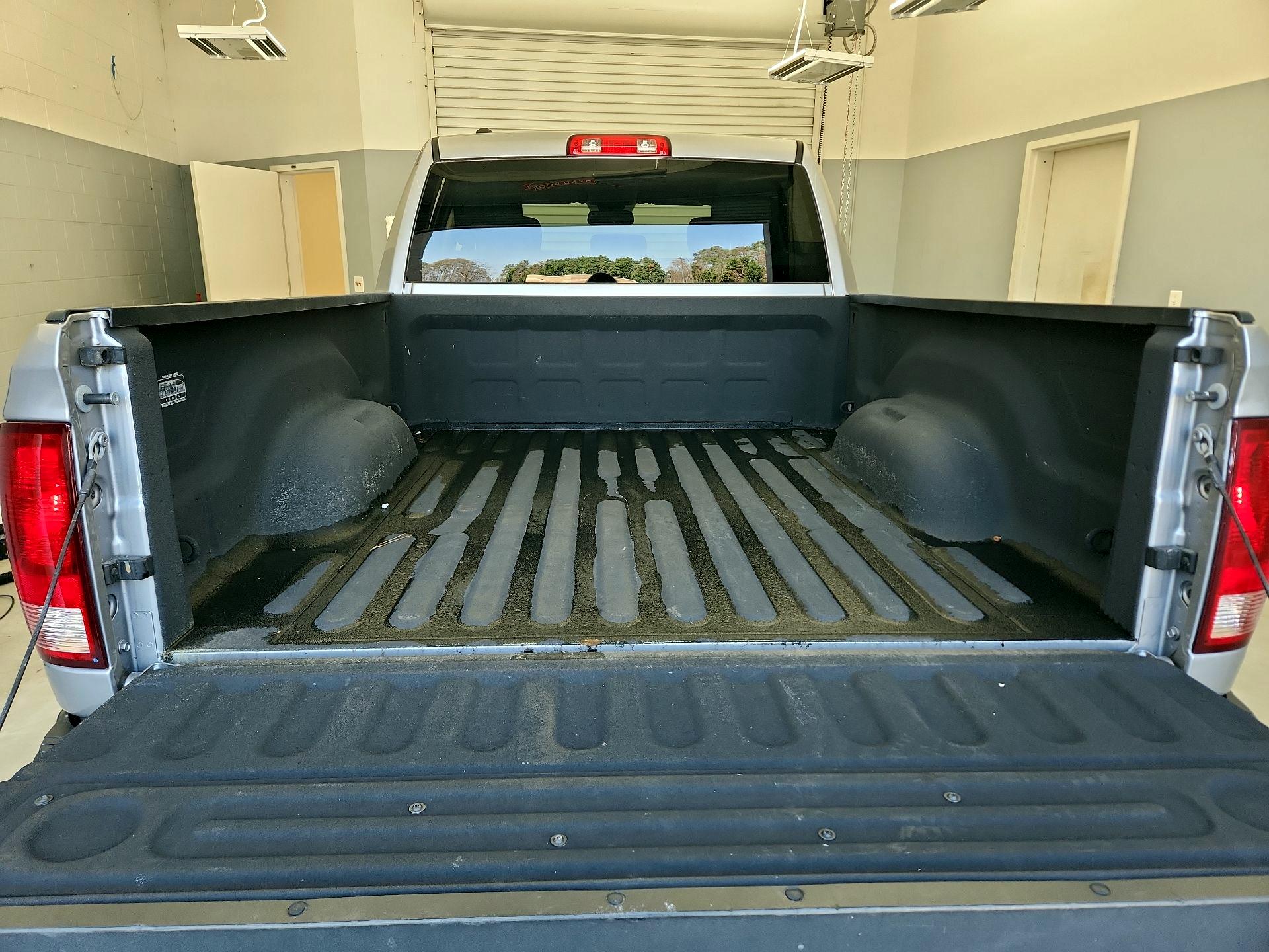 Thumbnail: 2020 RAM 1500 Classic - 19