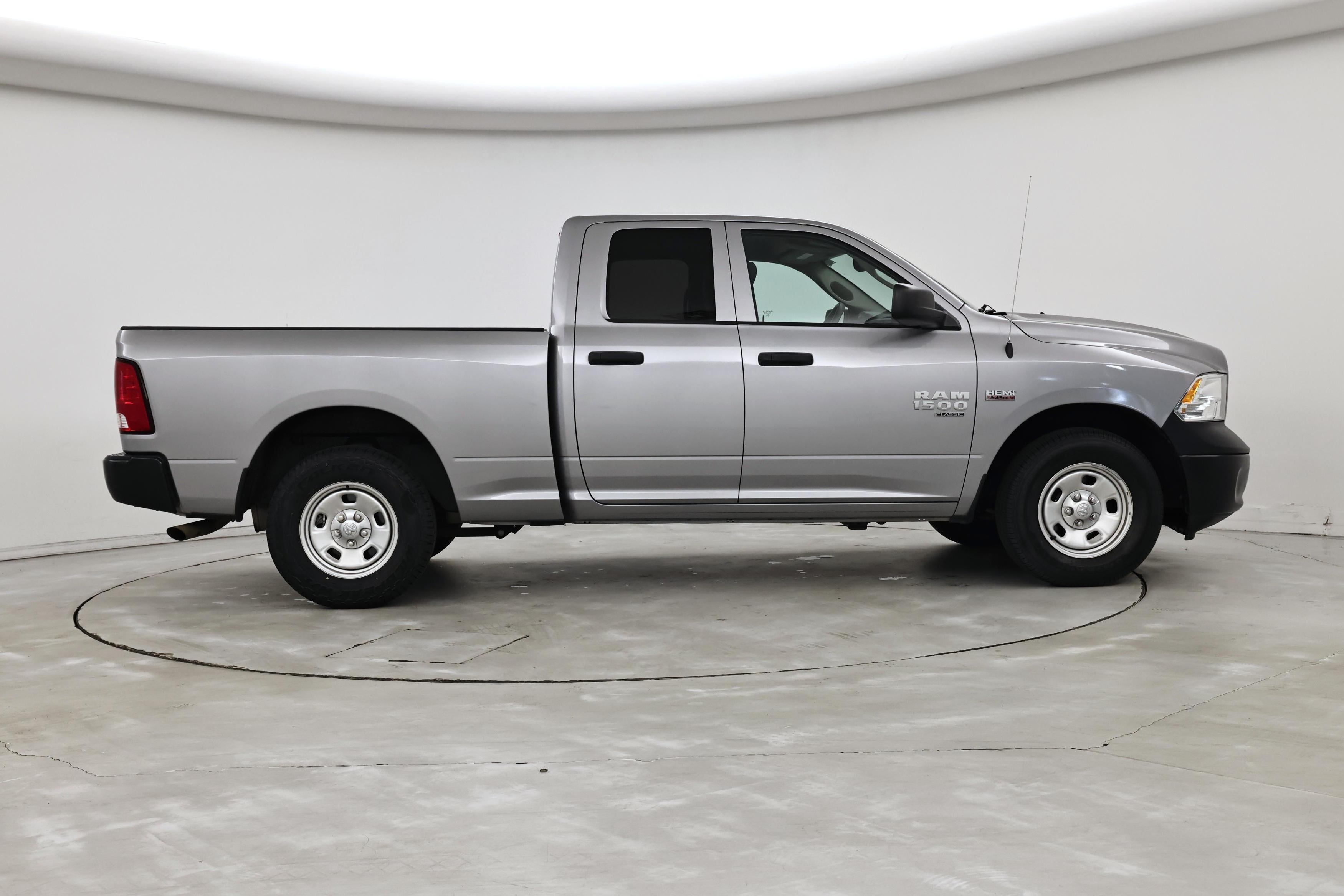 Thumbnail: 2020 RAM 1500 Classic - 7