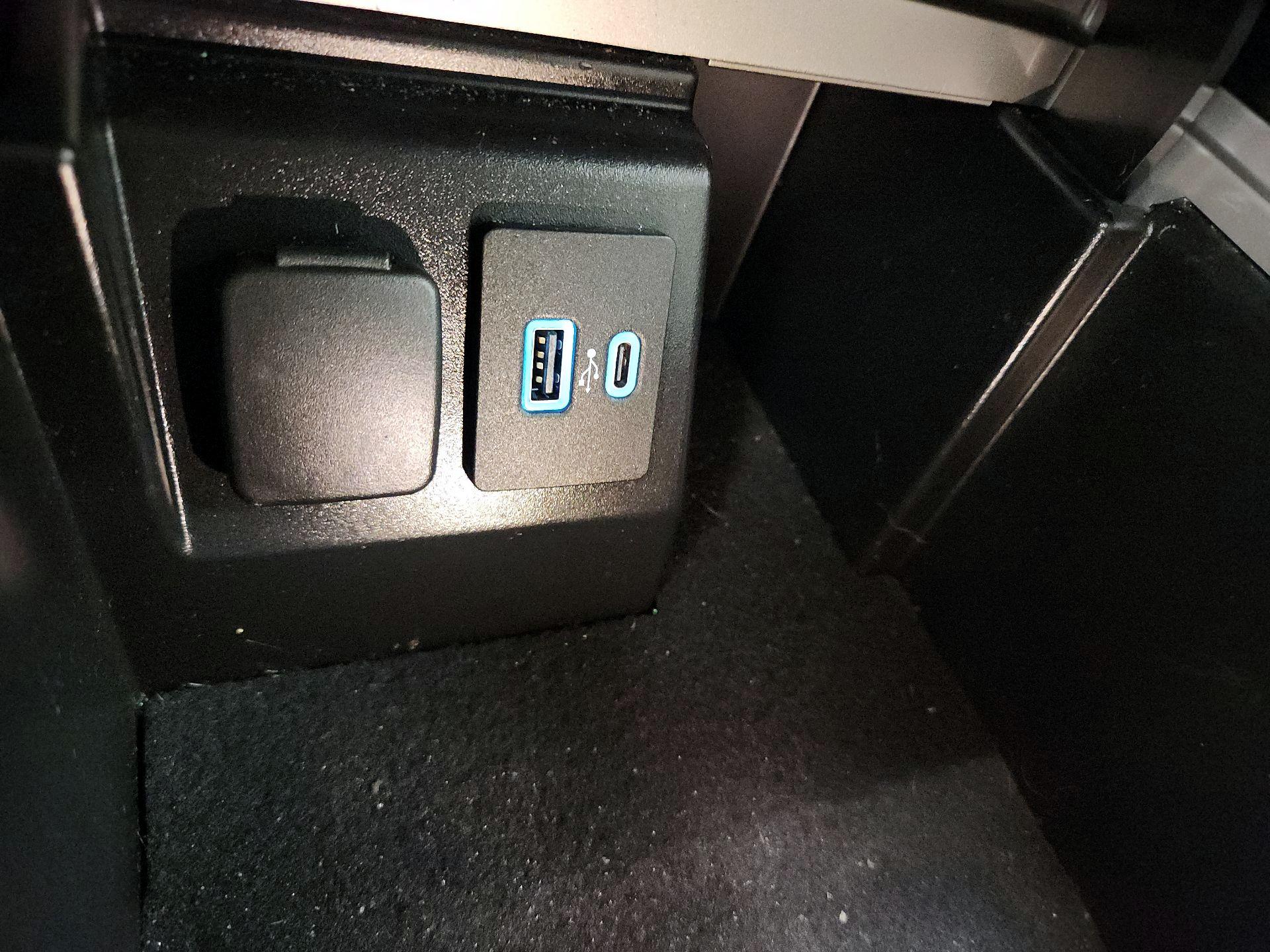 Thumbnail: 2021 Ford Explorer - 18