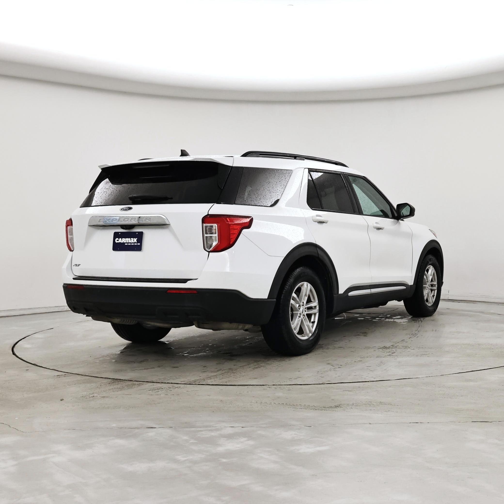 Thumbnail: 2021 Ford Explorer - 8