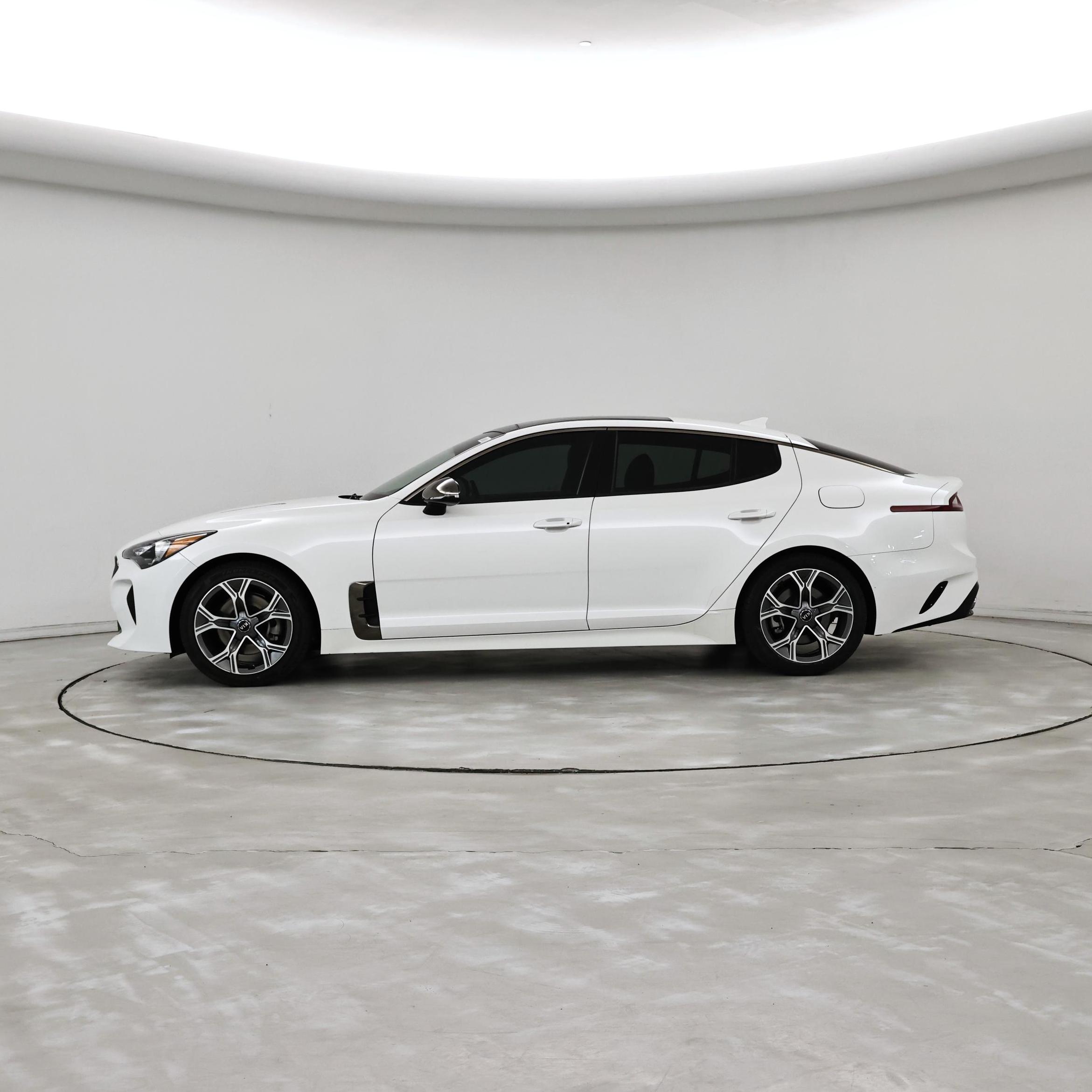 Thumbnail: 2021 Kia Stinger - 3