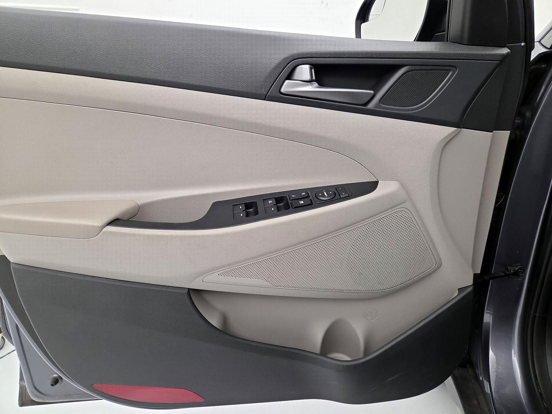 Thumbnail: 2018 Hyundai Tucson - 12