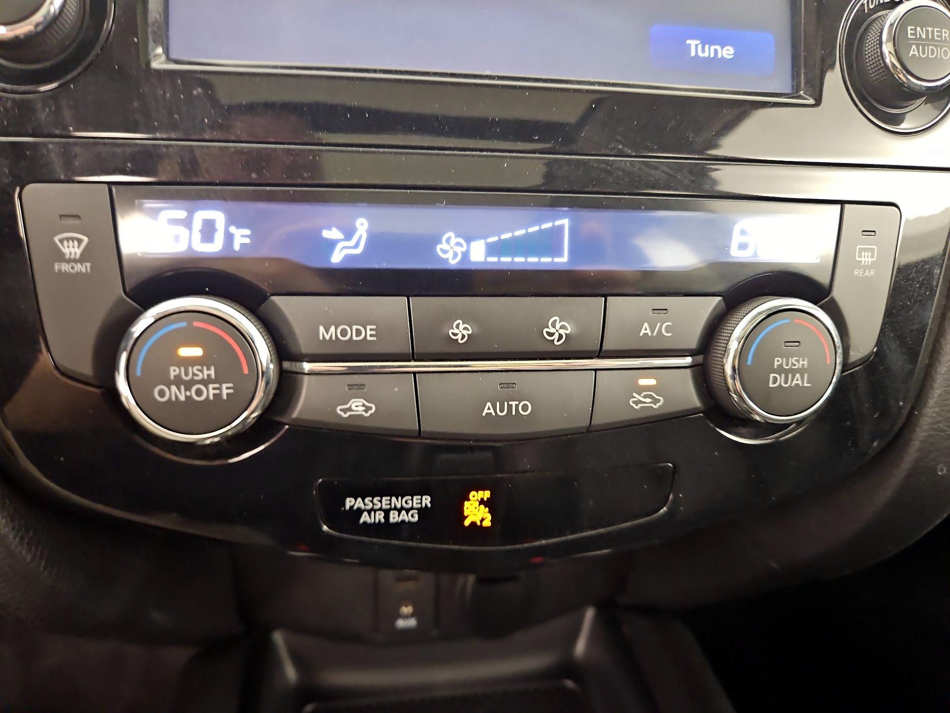 Thumbnail: 2014 Nissan Rogue - 17