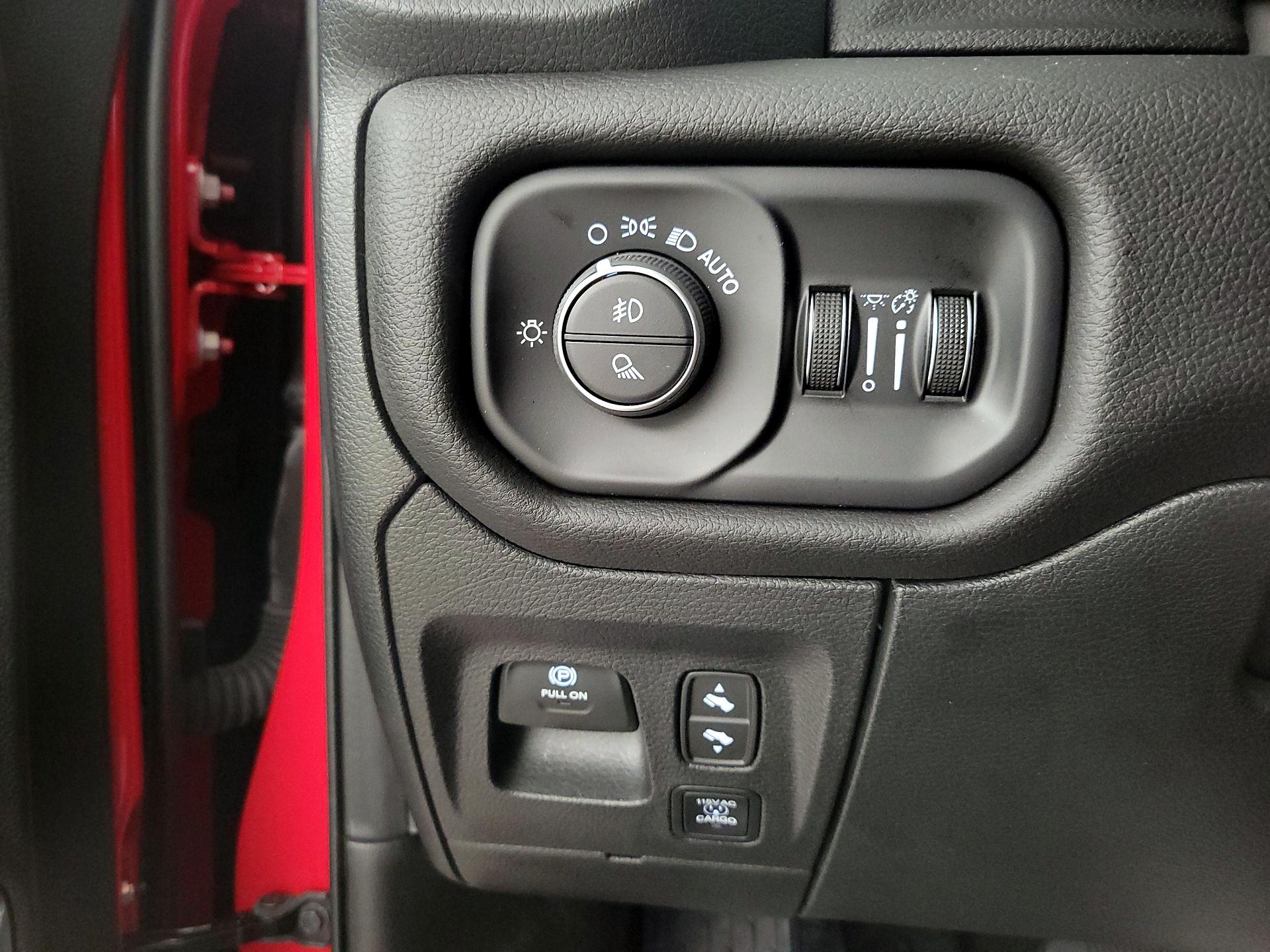 Thumbnail: 2025 RAM 1500 - 13