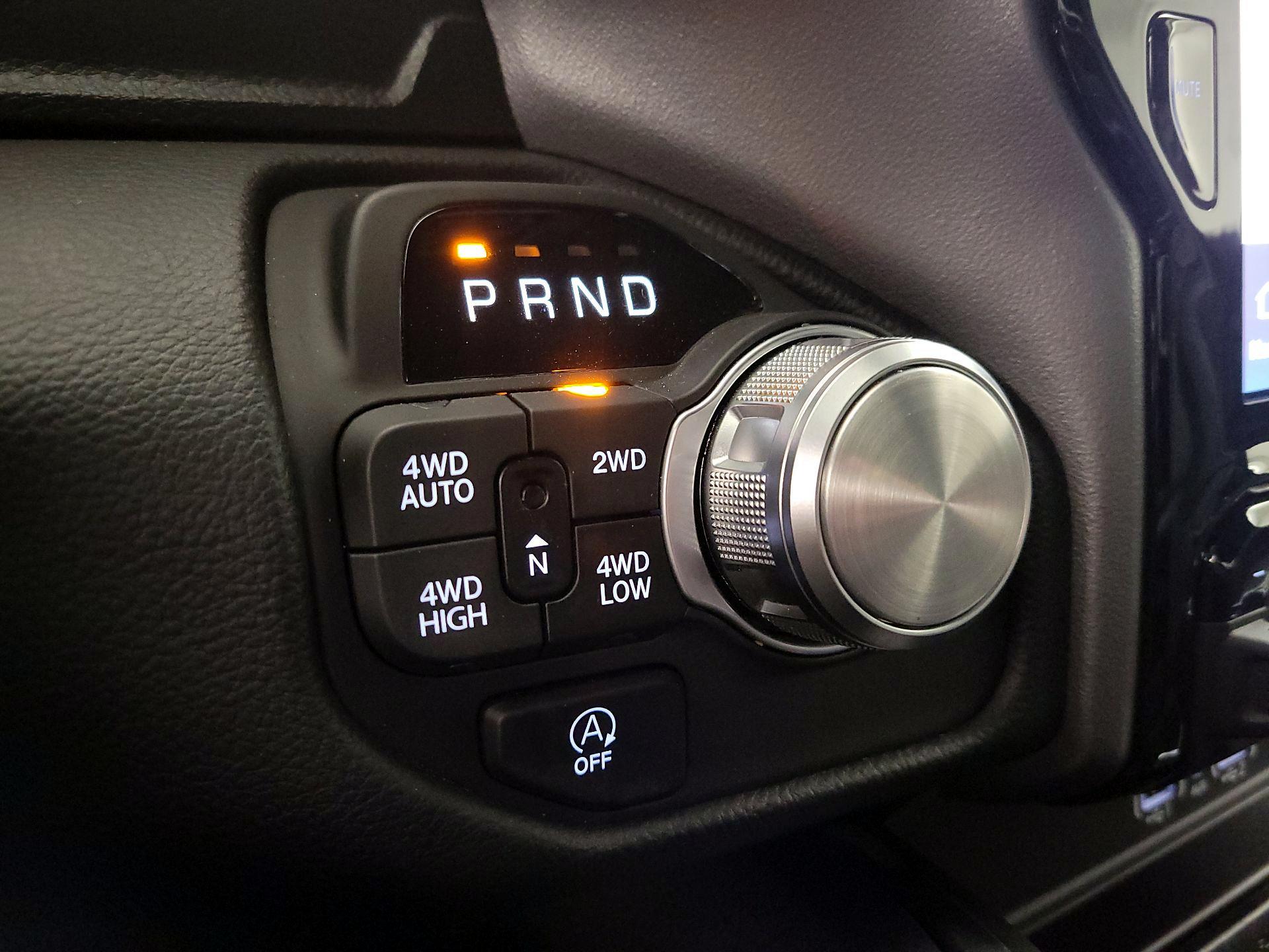 Thumbnail: 2025 RAM 1500 - 18