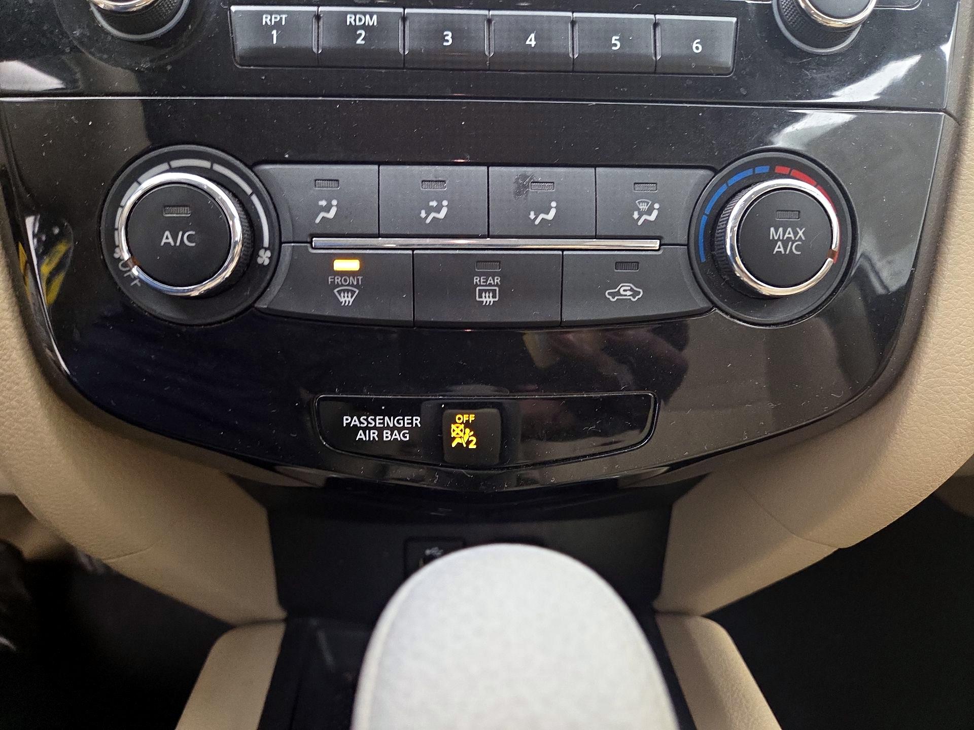 Thumbnail: 2015 Nissan Rogue - 16