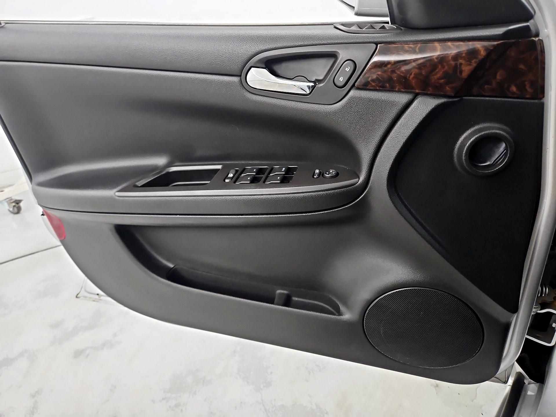 Thumbnail: 2016 Chevrolet Impala - 12