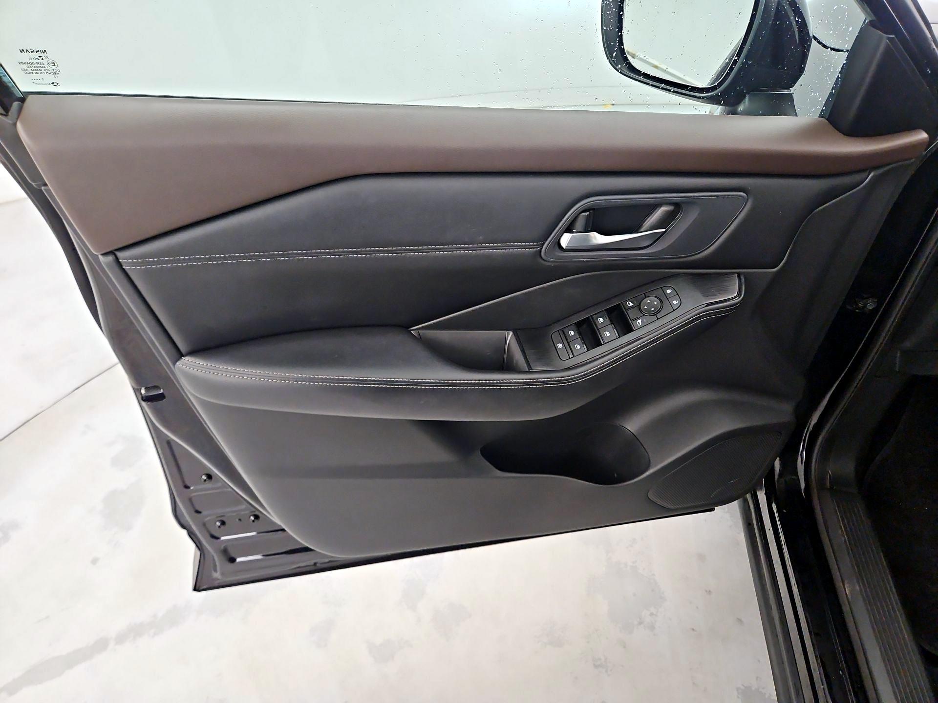 Thumbnail: 2023 Nissan Rogue - 12