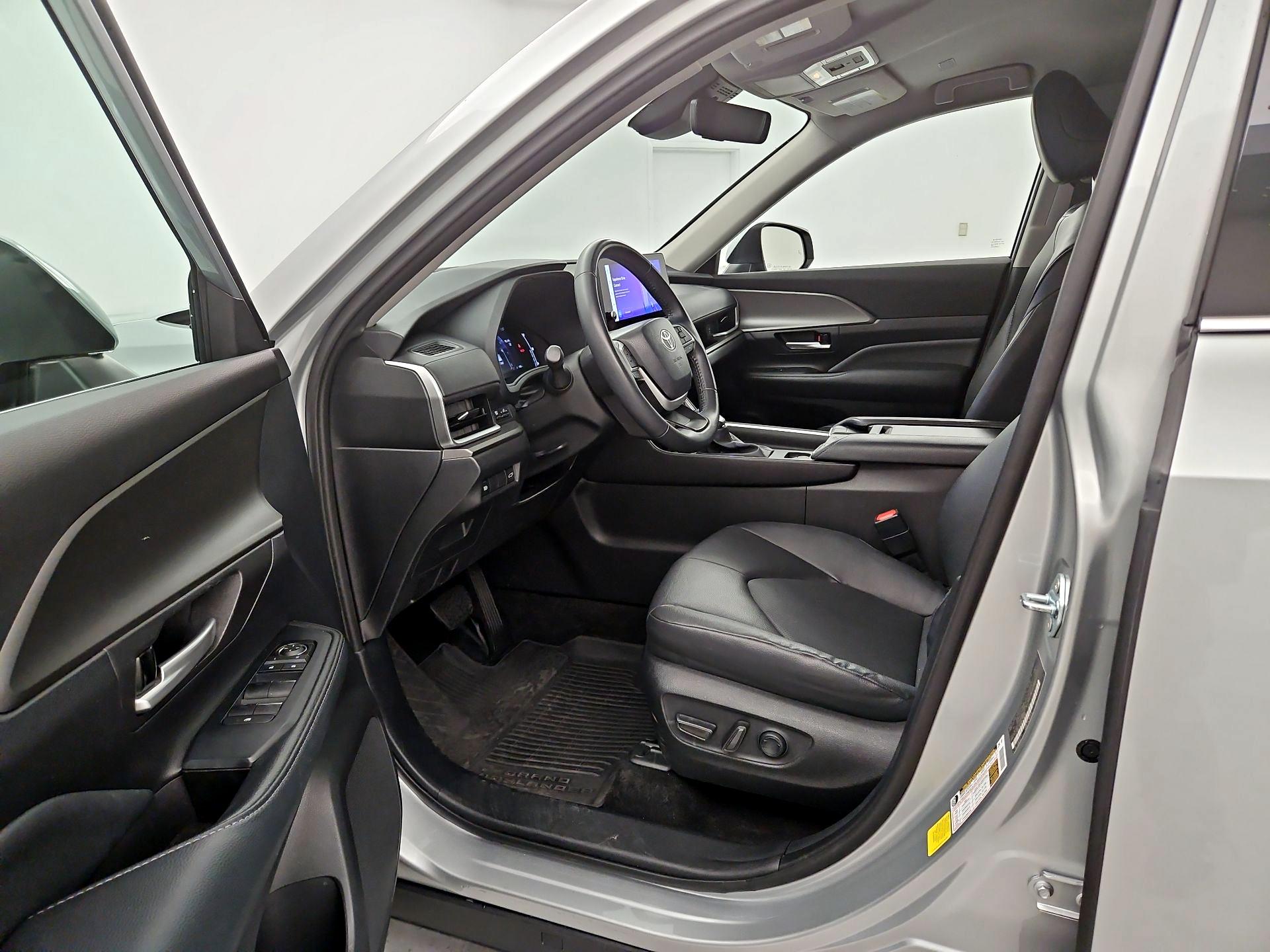 Thumbnail: 2024 Toyota Grand Highlander - 11