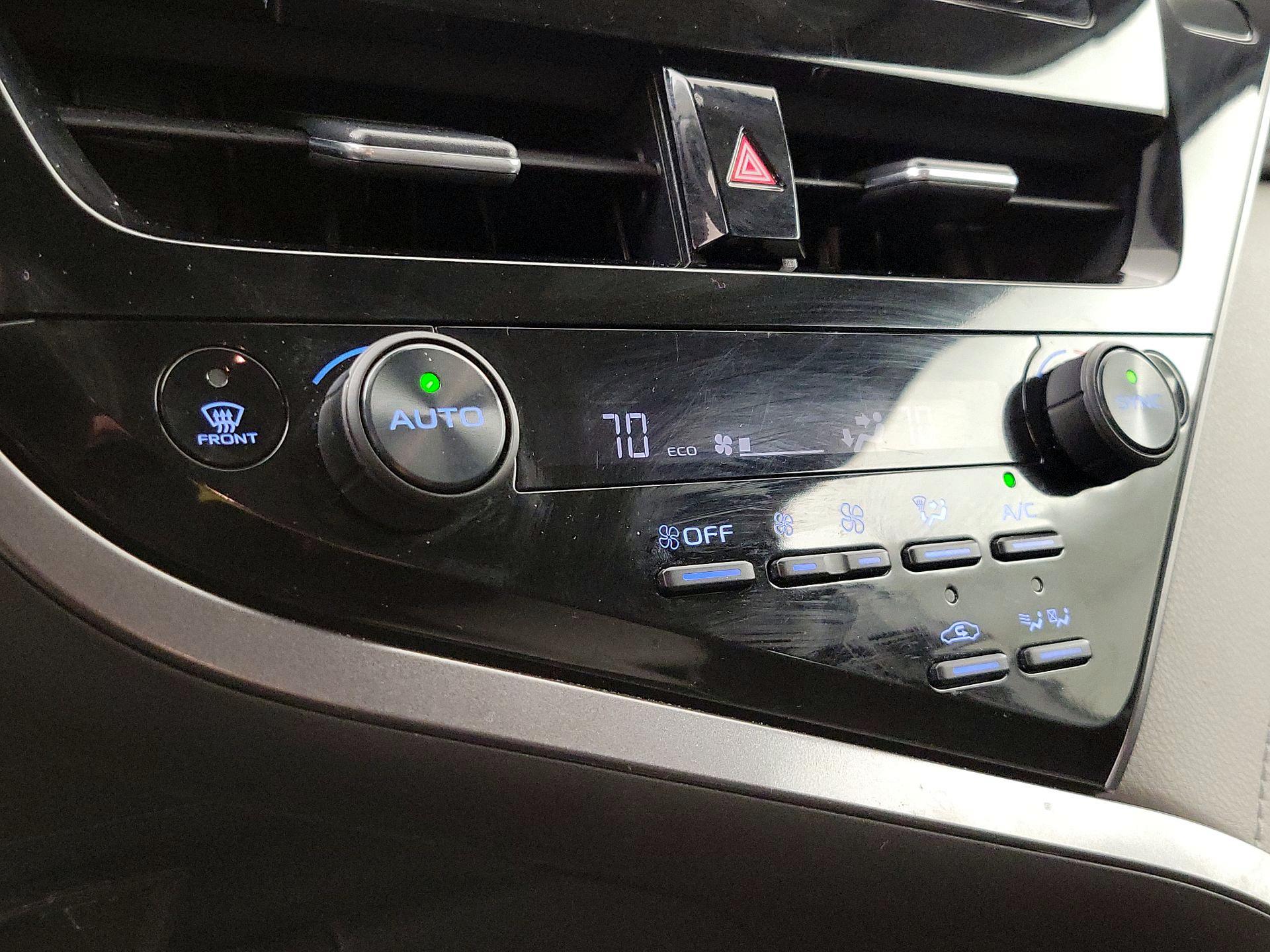 Thumbnail: 2021 Toyota Camry - 16