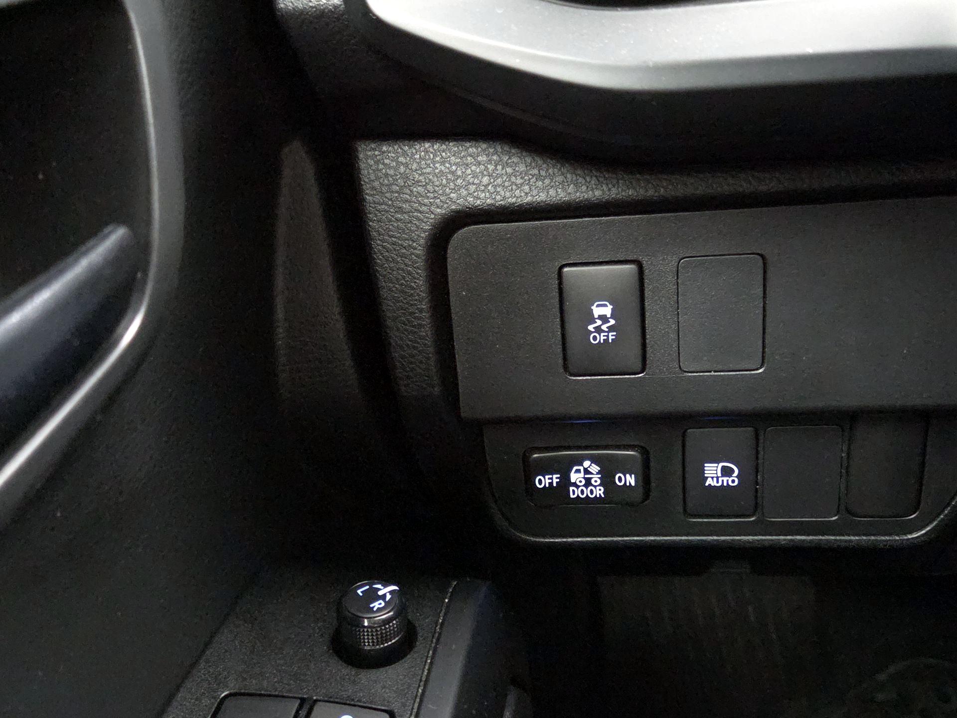 Thumbnail: 2021 Toyota Tacoma - 13