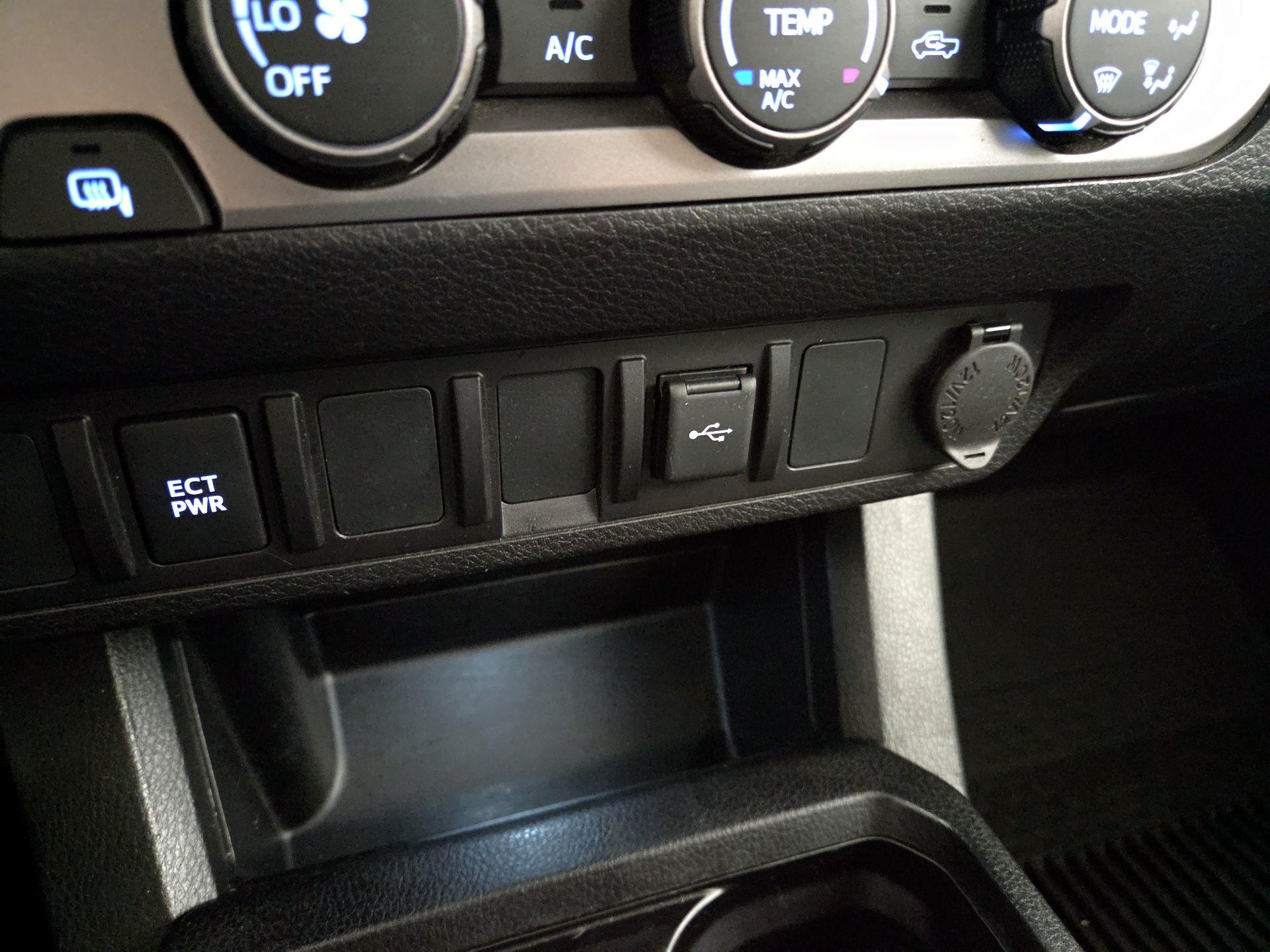 Thumbnail: 2021 Toyota Tacoma - 18