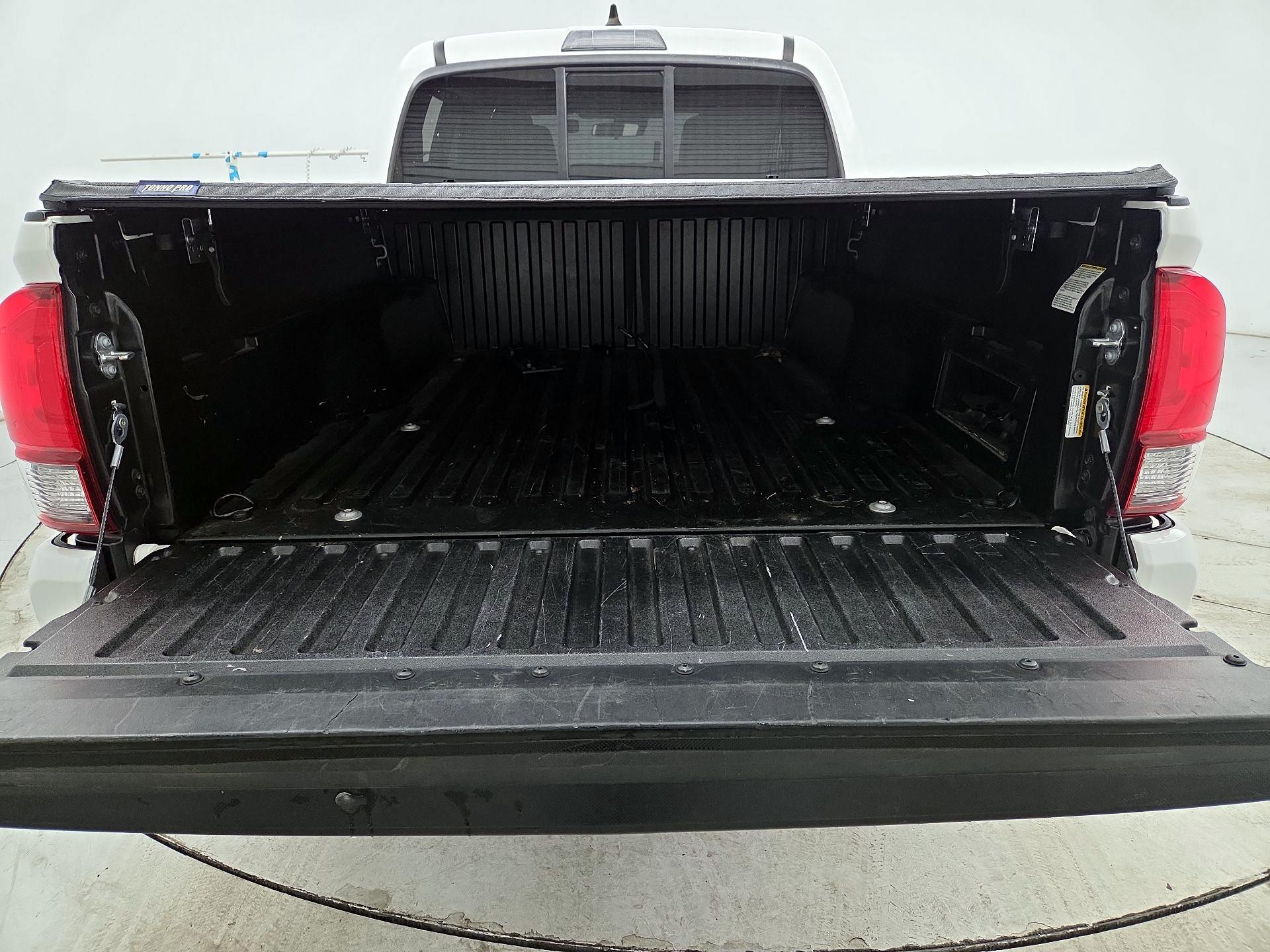 Thumbnail: 2021 Toyota Tacoma - 20