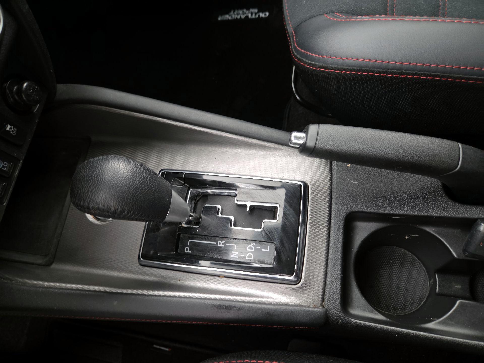 Thumbnail: 2024 Mitsubishi Outlander Sport - 17