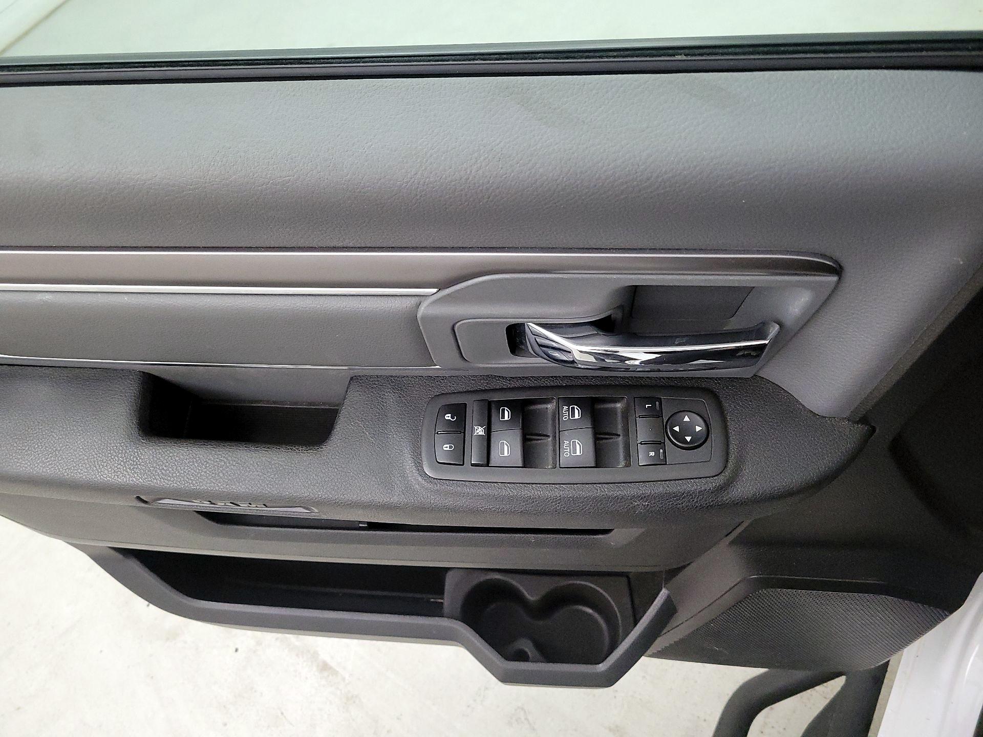 Thumbnail: 2022 RAM 1500 Classic - 12