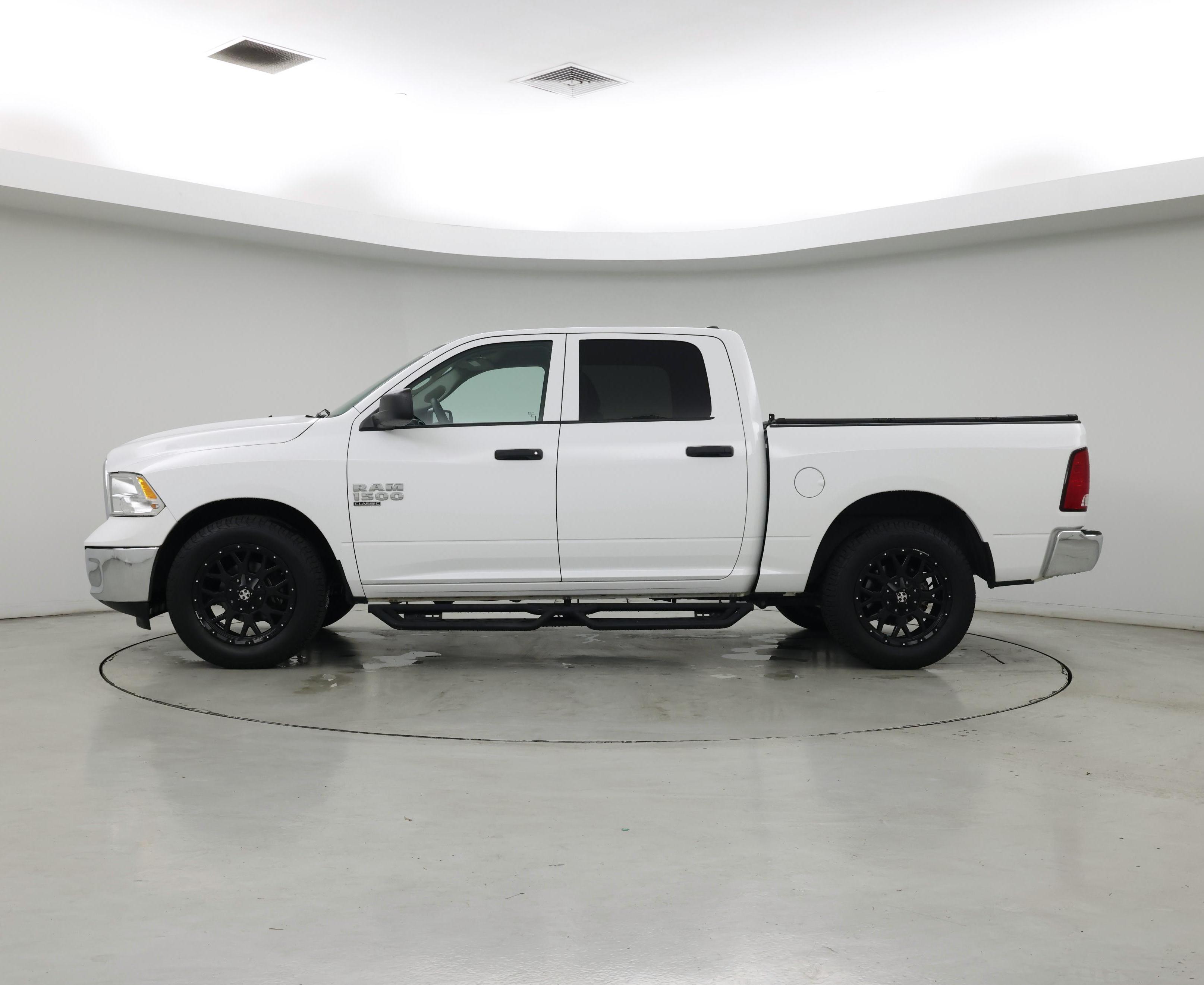 Thumbnail: 2022 RAM 1500 Classic - 3