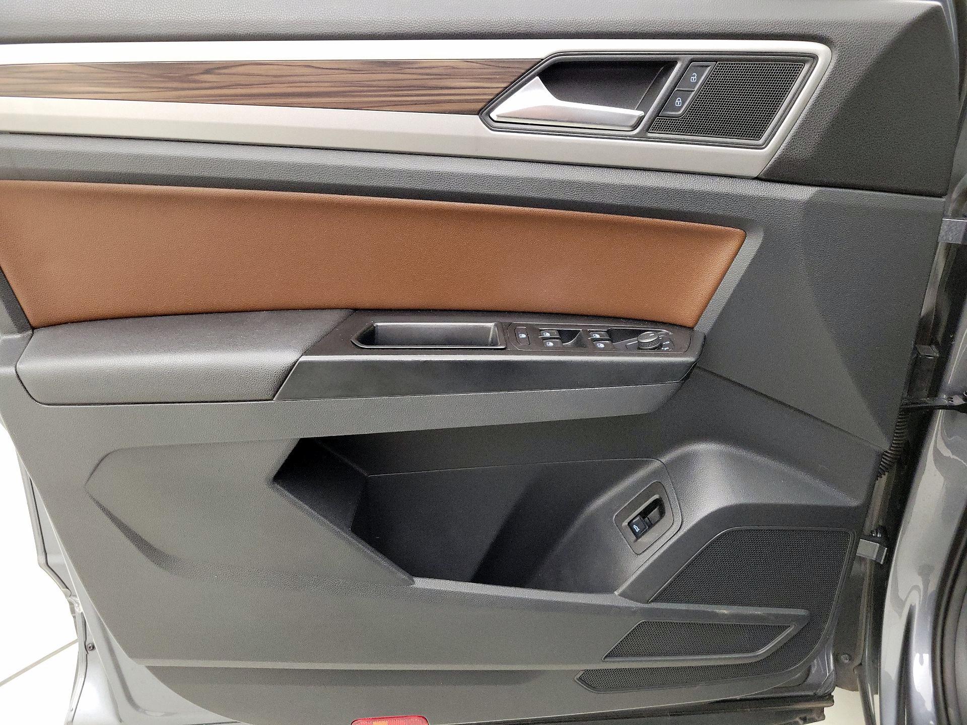 Thumbnail: 2021 Volkswagen Atlas - 12