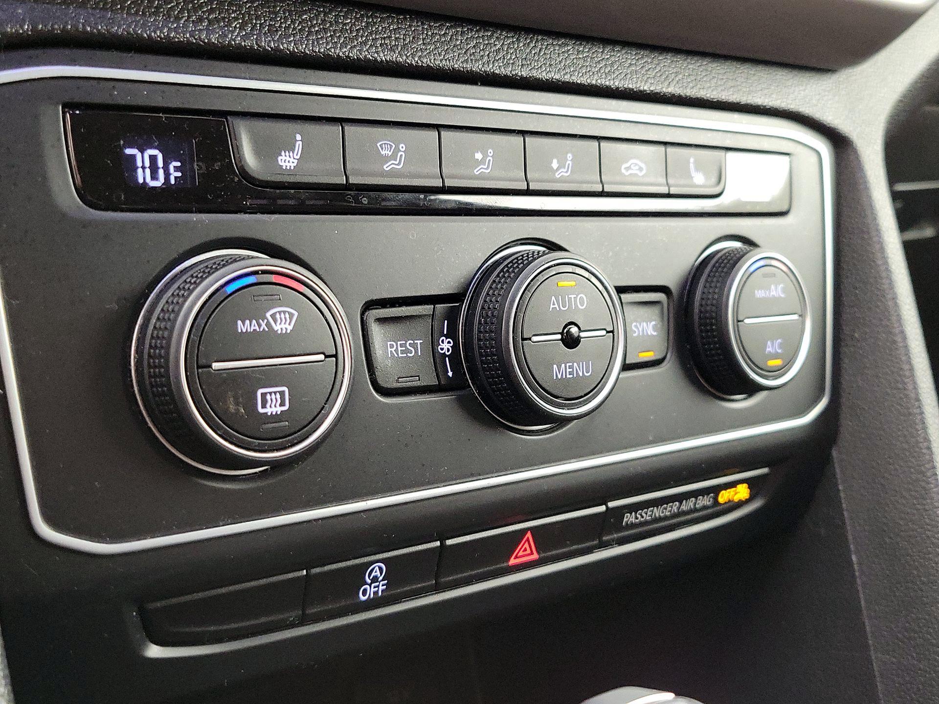 Thumbnail: 2021 Volkswagen Atlas - 16