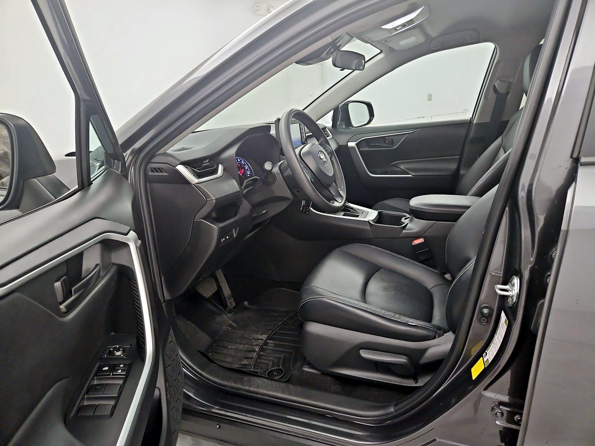 Thumbnail: 2022 Toyota RAV4 - 11