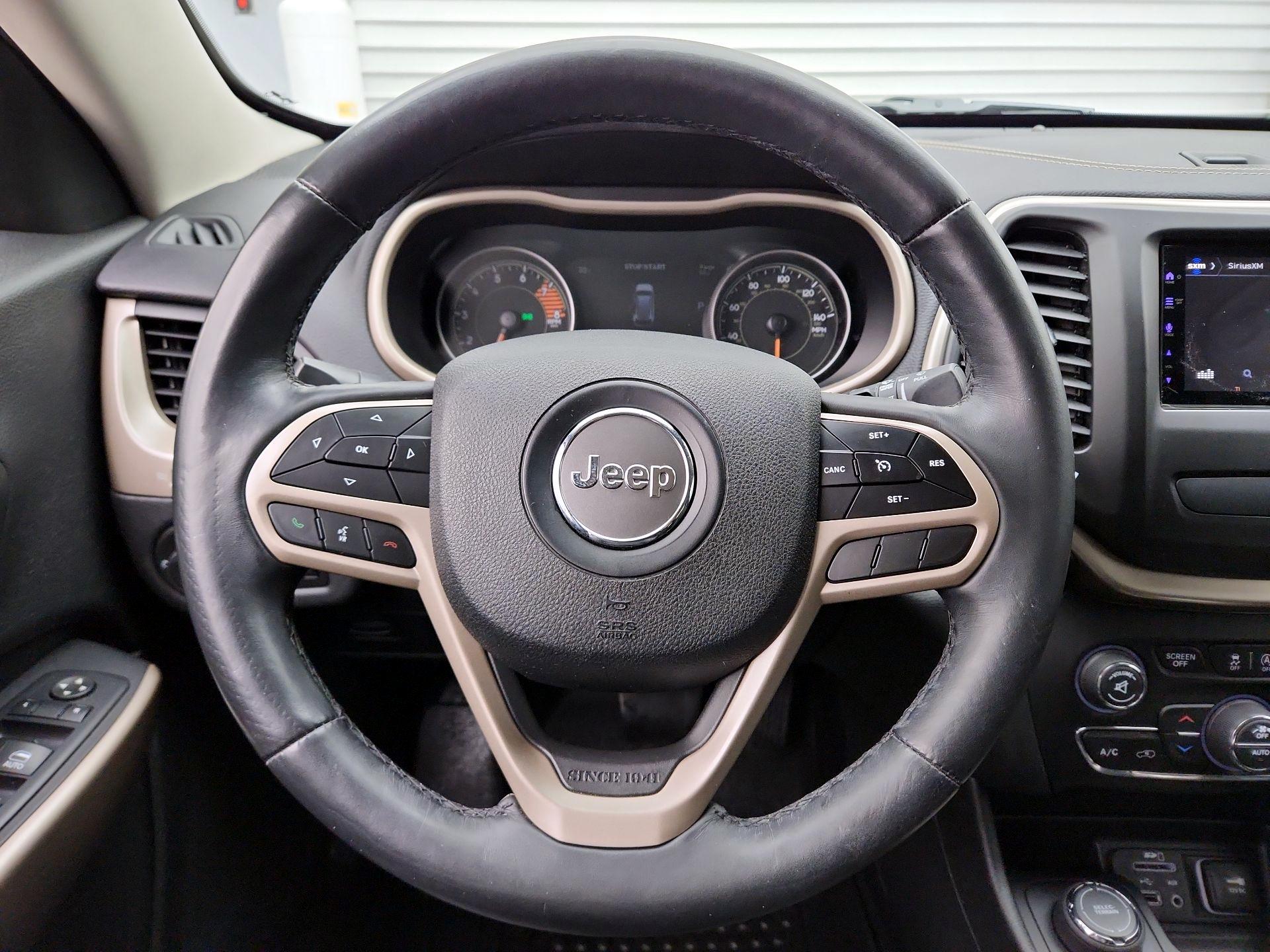 Thumbnail: 2017 Jeep Cherokee - 10