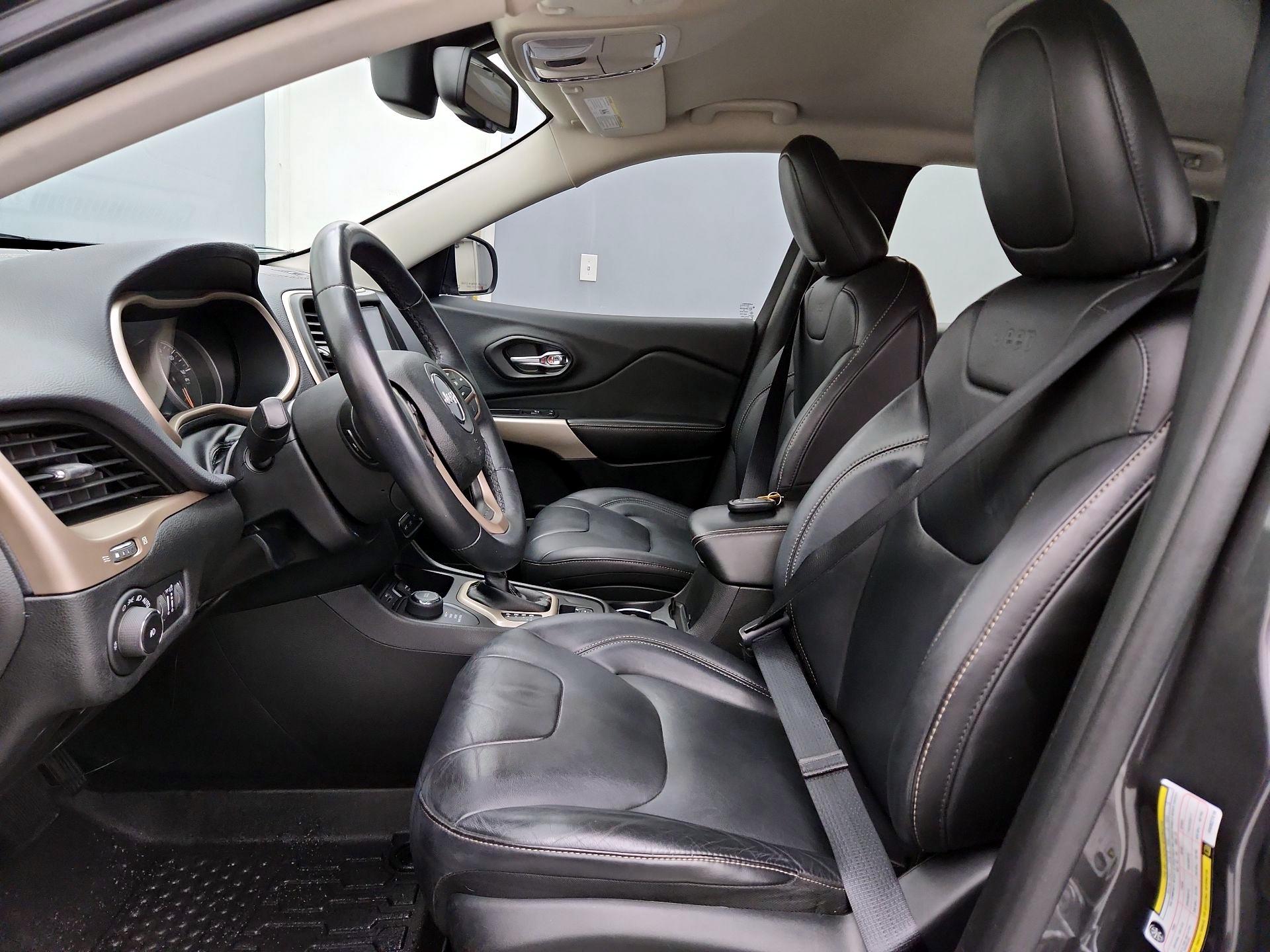 Thumbnail: 2017 Jeep Cherokee - 11