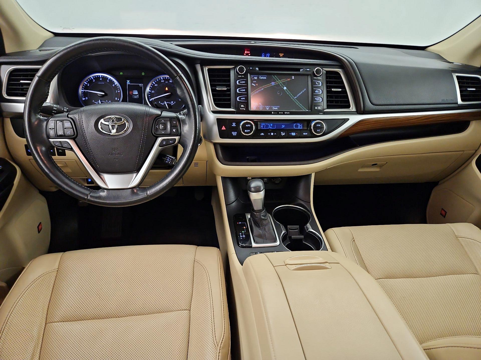 Thumbnail: 2017 Toyota Highlander - 9