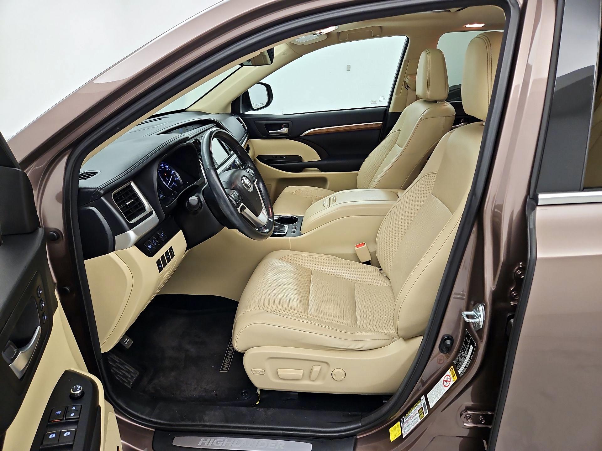 Thumbnail: 2017 Toyota Highlander - 11